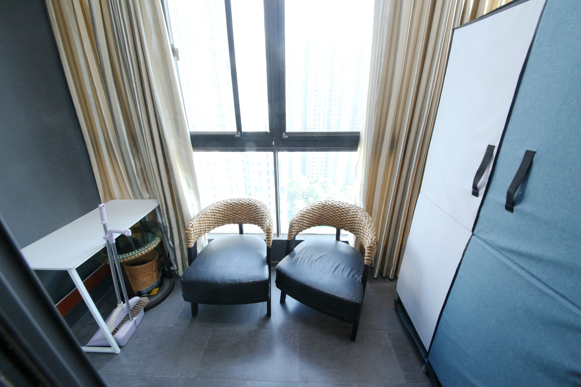 万科金域蓝湾  3室2厅1卫    92.0万阳台