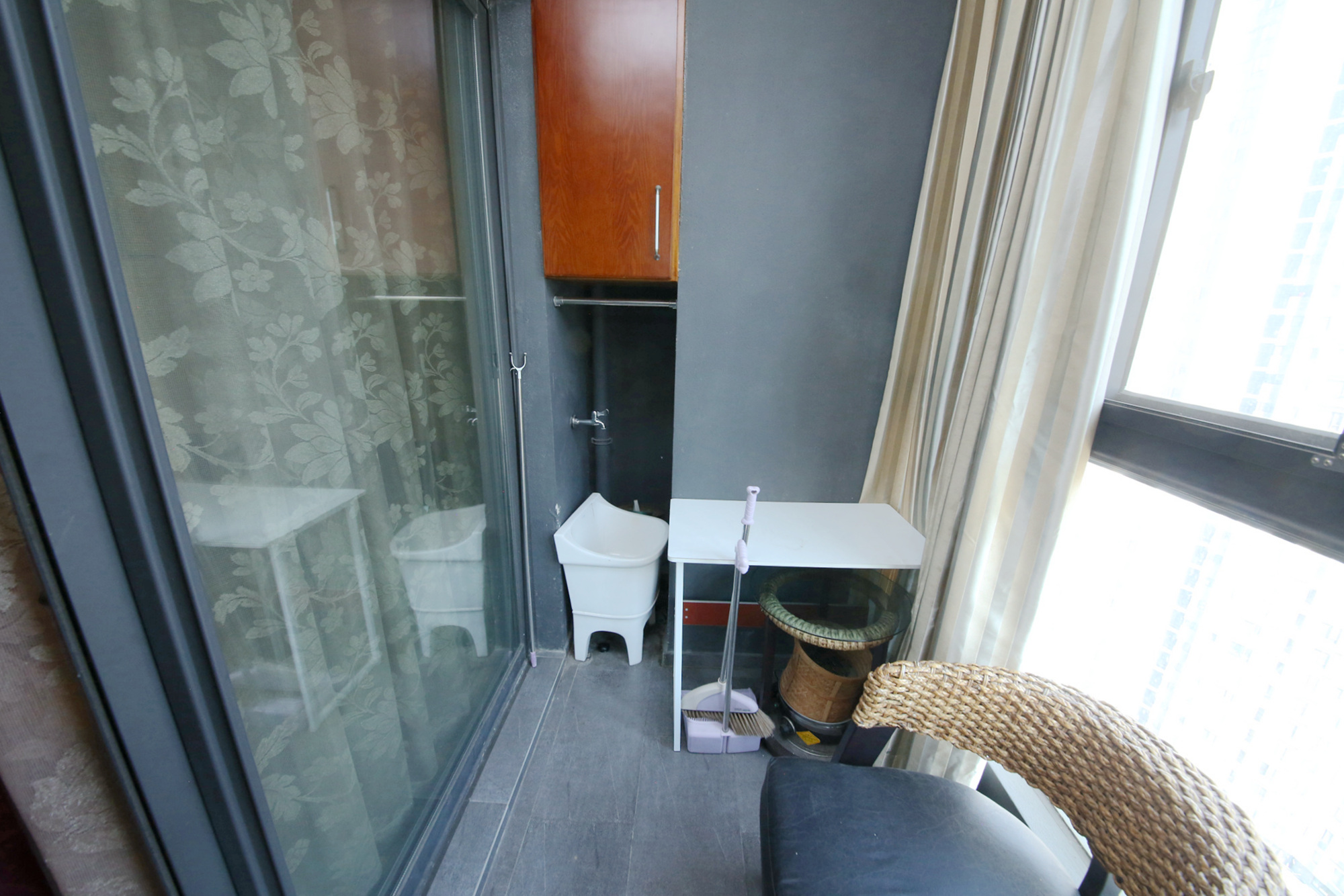 万科金域蓝湾  3室2厅1卫    92.0万阳台