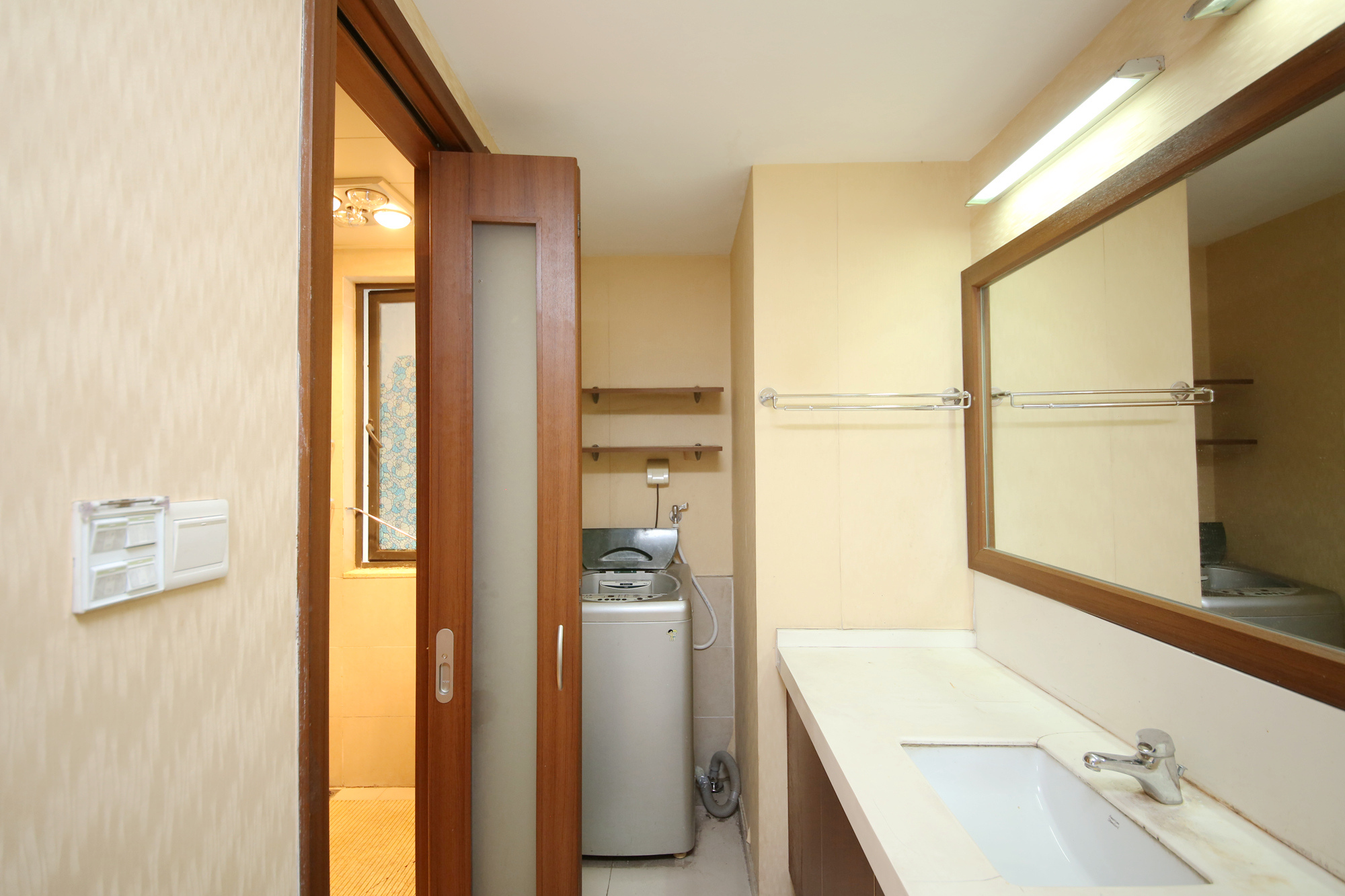 万科金域蓝湾  3室2厅1卫    92.0万卫生间