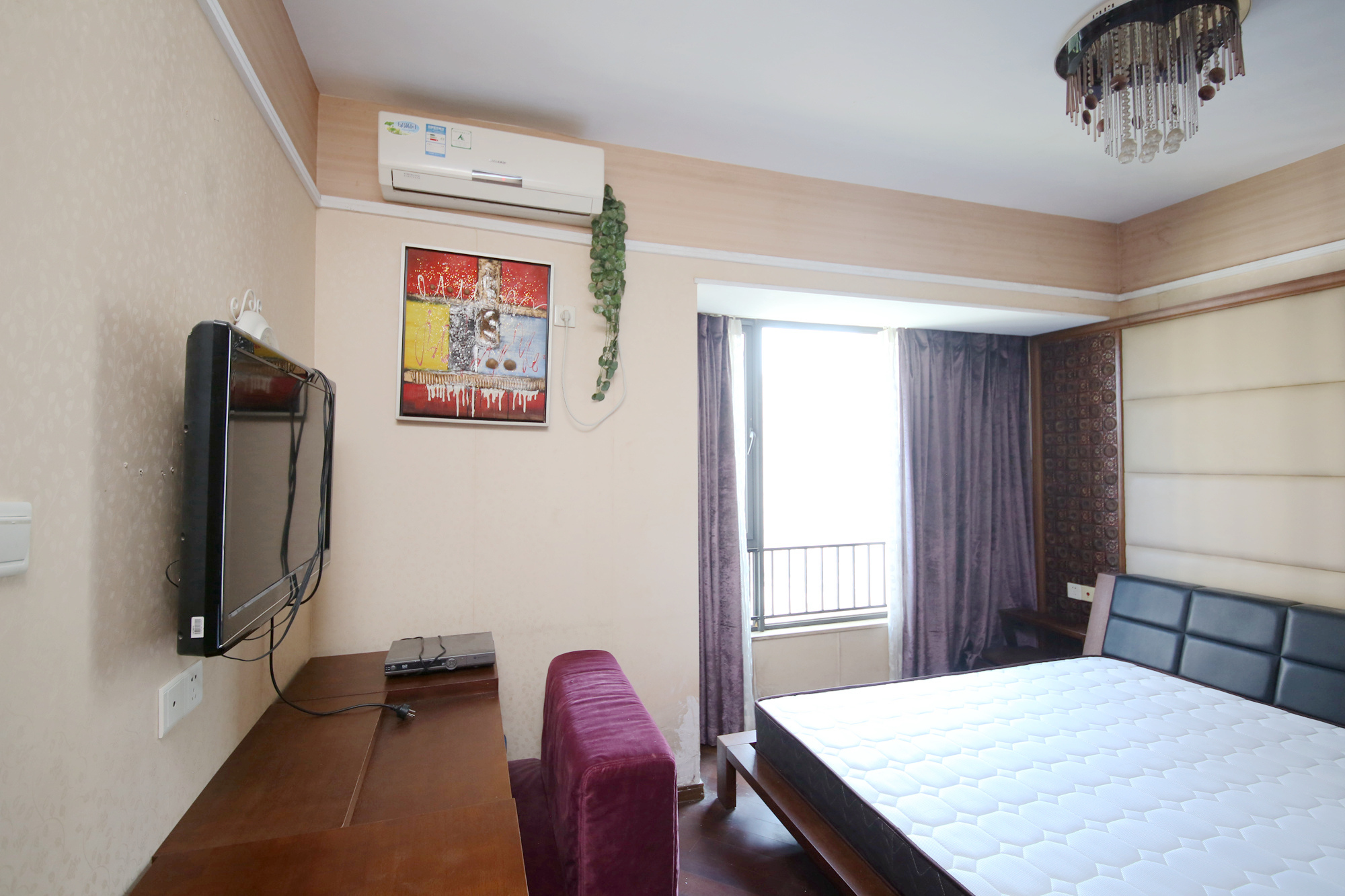 万科金域蓝湾  3室2厅1卫    92.0万卧室