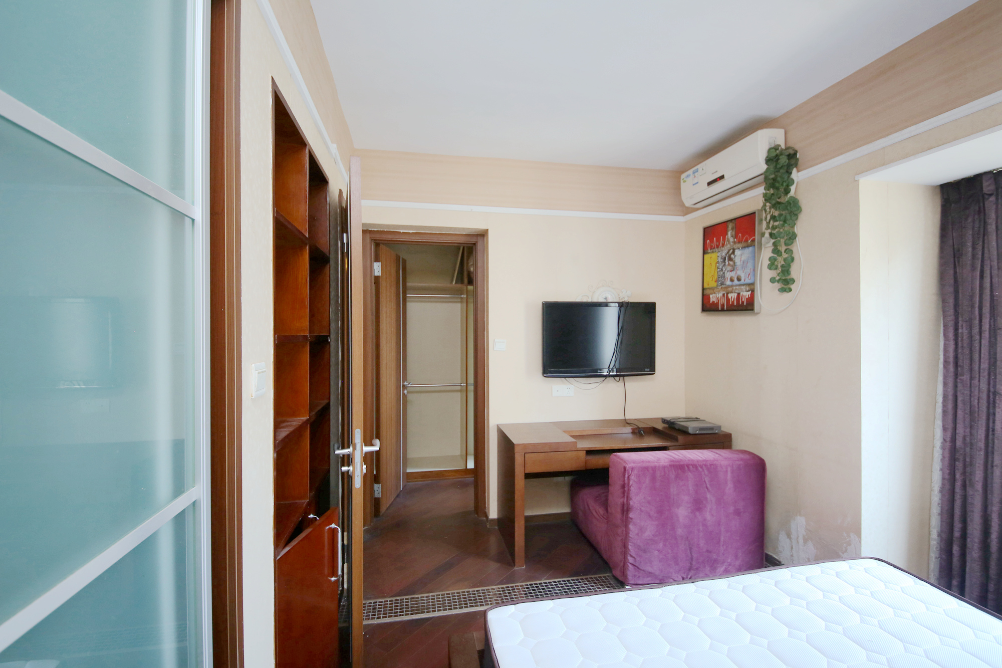 万科金域蓝湾  3室2厅1卫    92.0万卧室