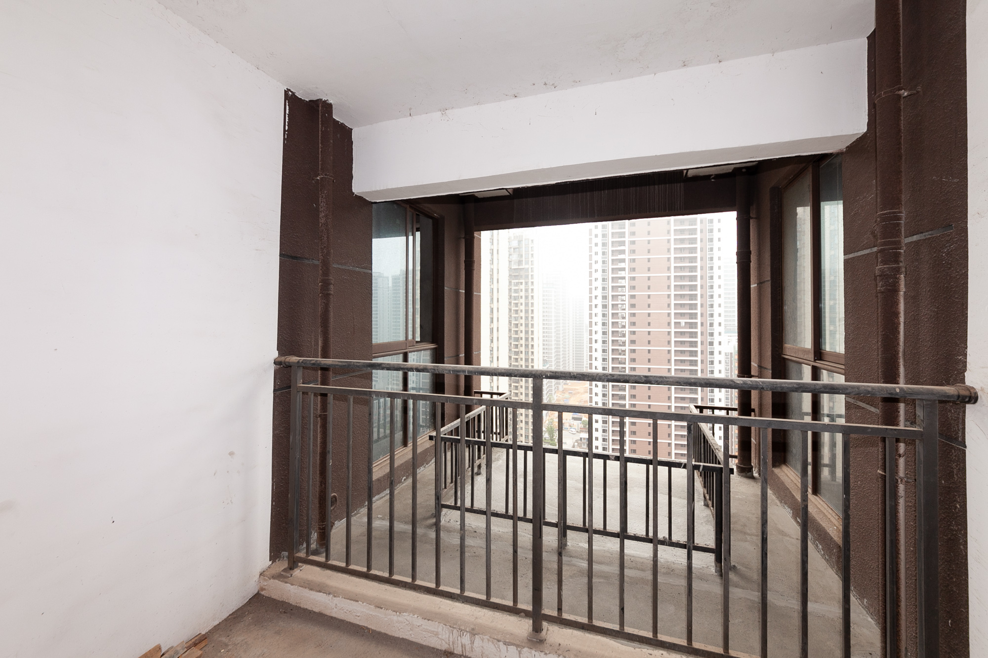 星月绿洲 5室2厅2卫 207.10万 星月绿洲 5室2厅2卫 207.10万阳台