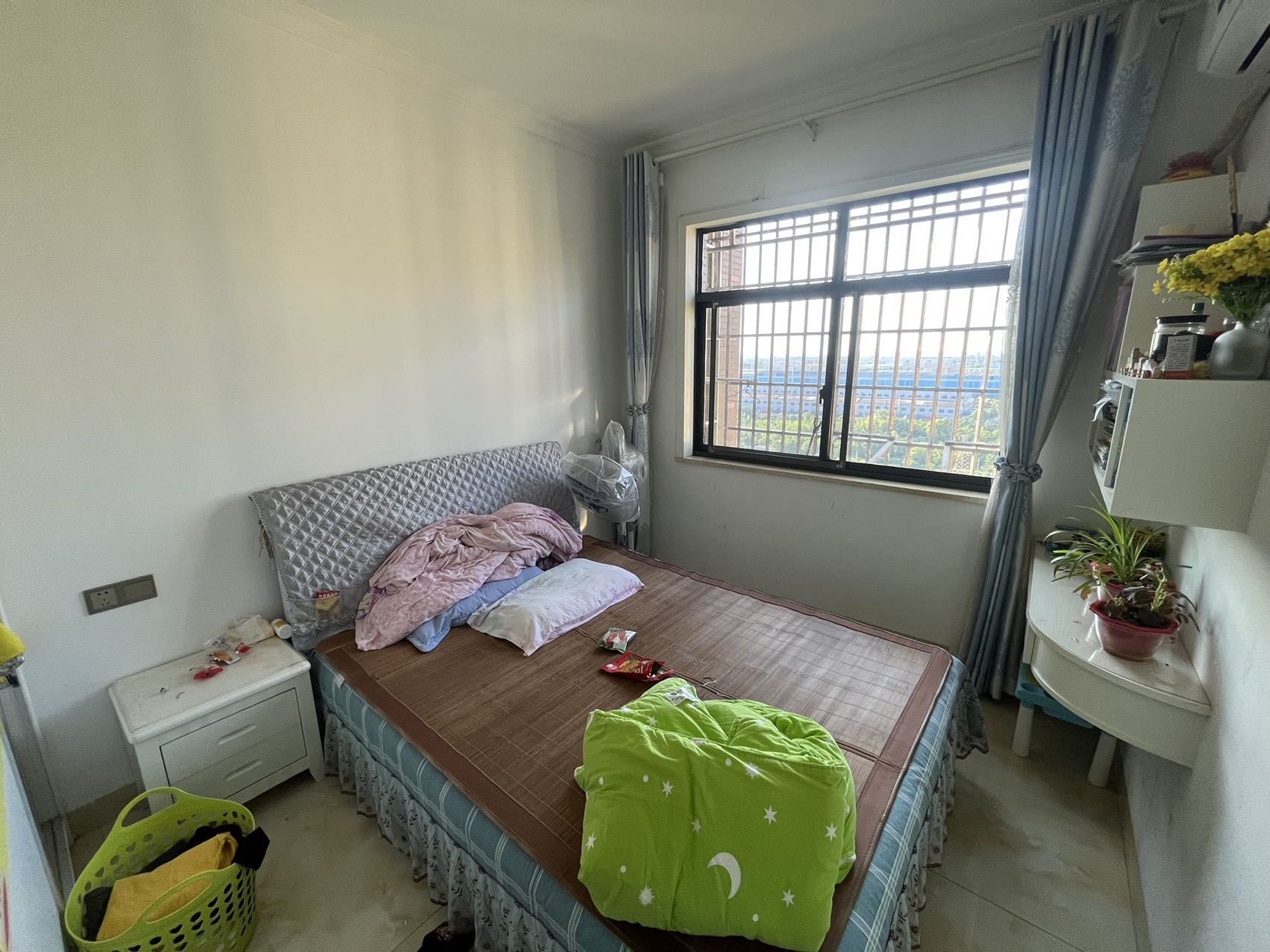 五江天骄  4室2厅2卫    68.8万 五江天骄  4室2厅2卫    68.8万客厅