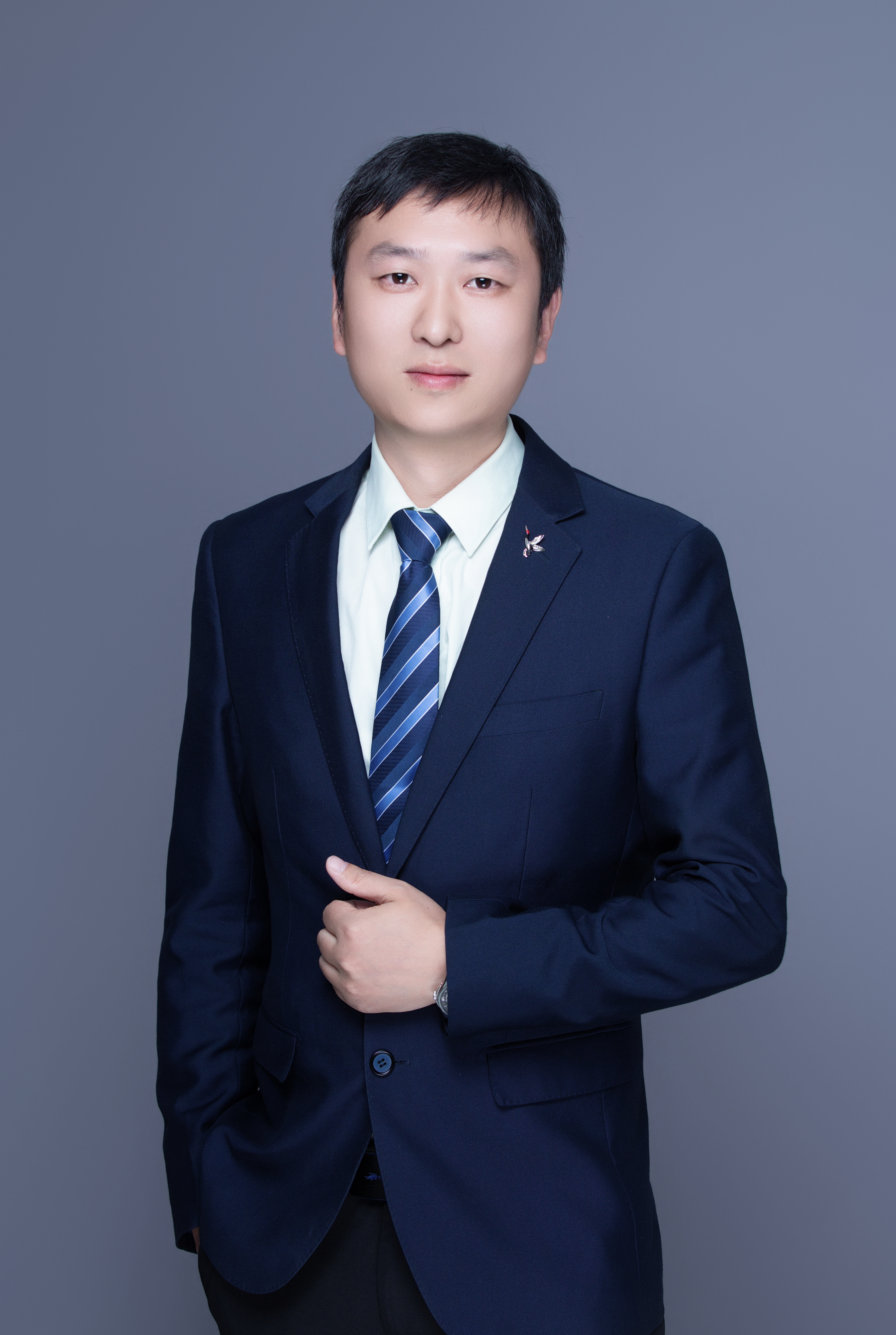 何阿三