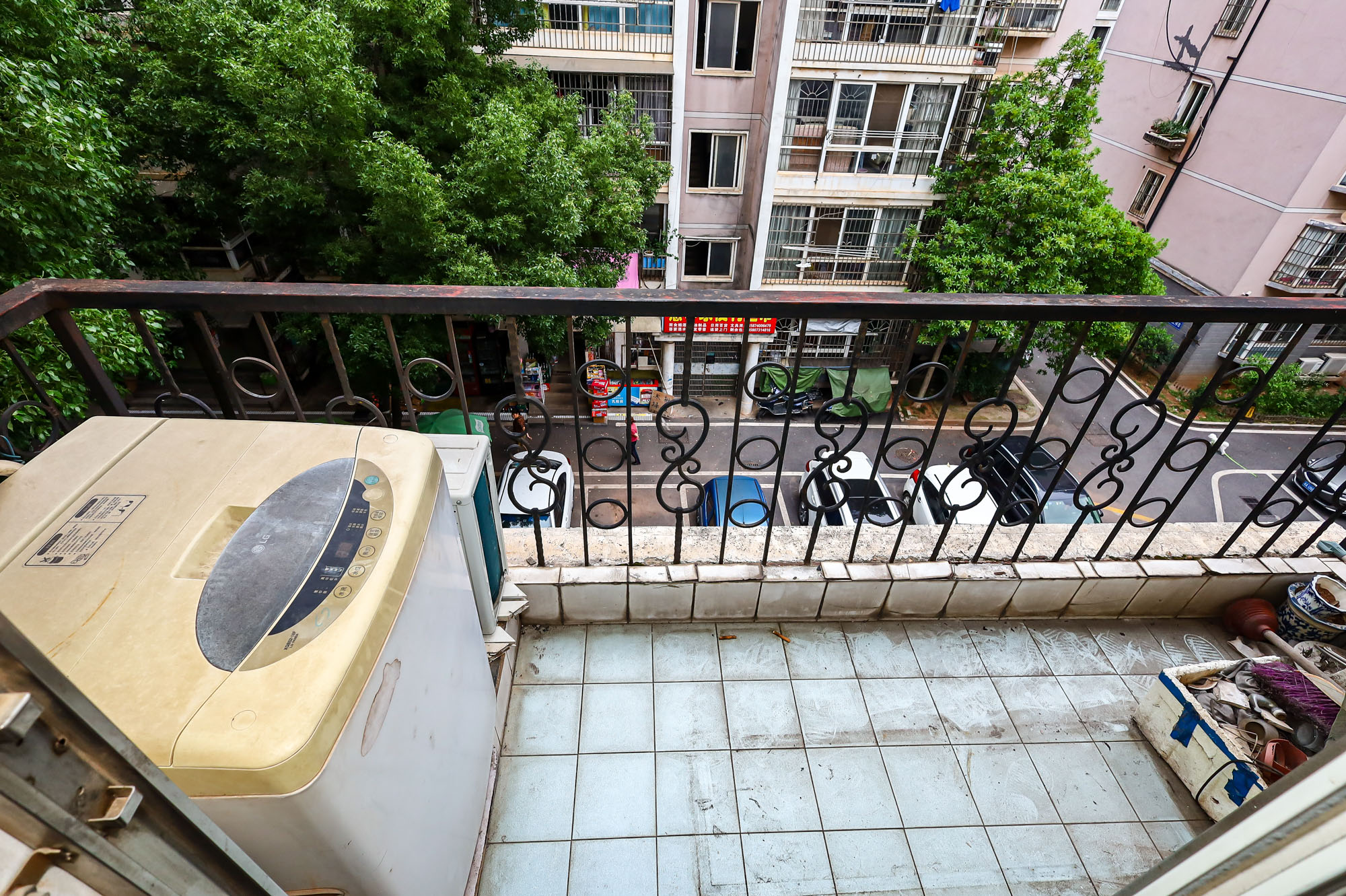 丽江翠园  2室2厅1卫   57.00万阳台