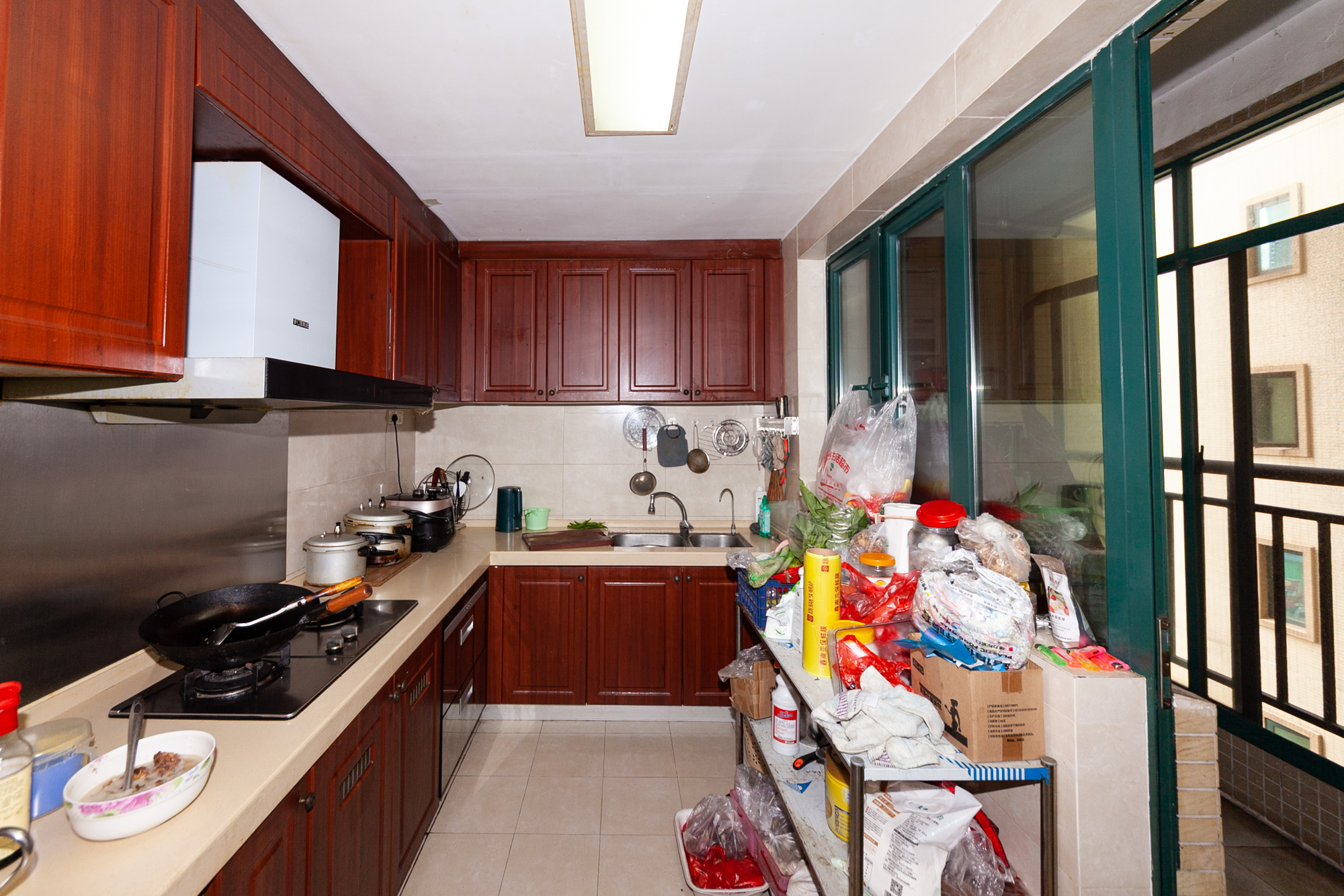 恒大名都  3室2厅2卫    95.0万厨房