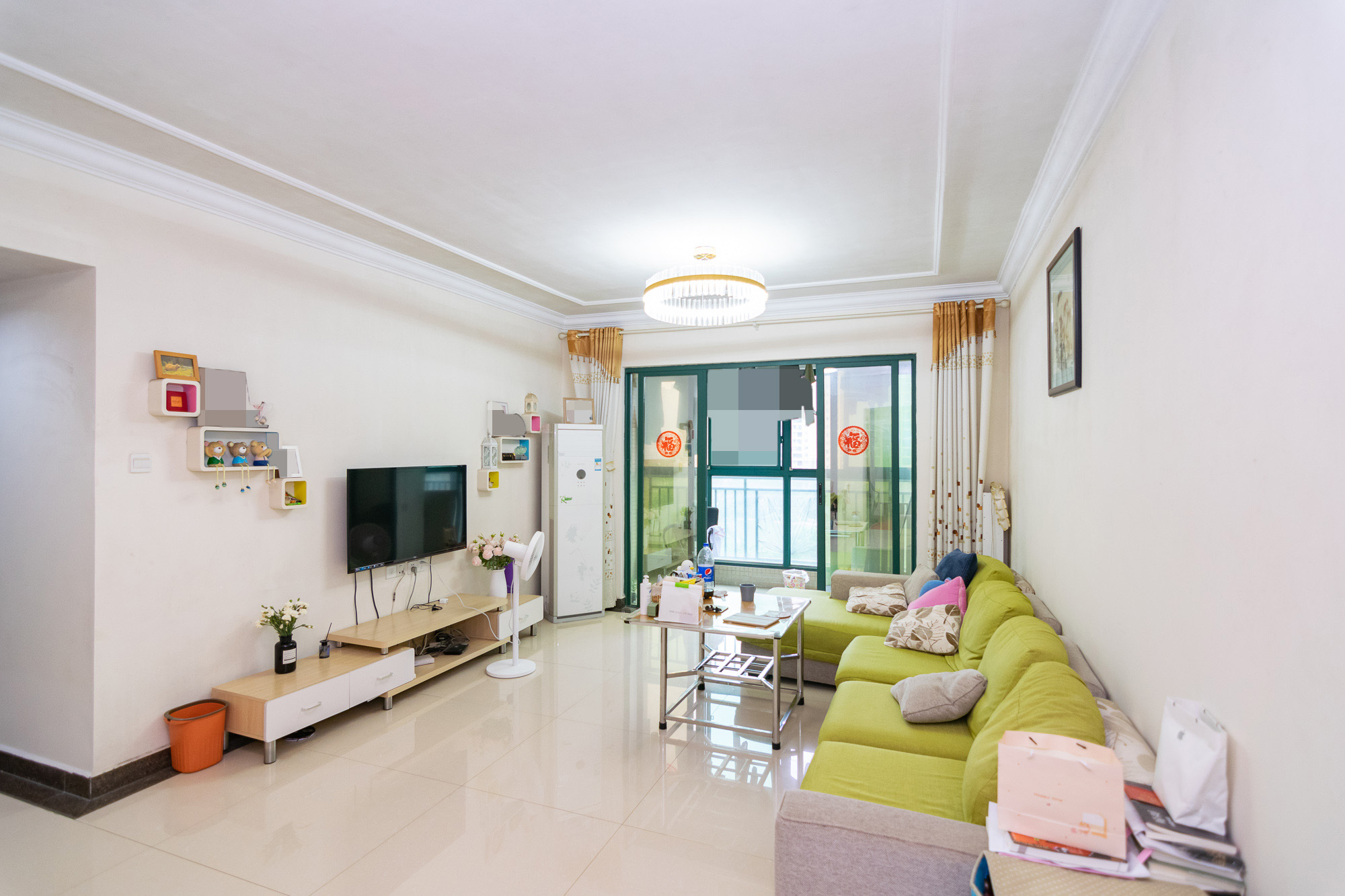 富基世纪公园  4室2厅2卫    62.5万客厅