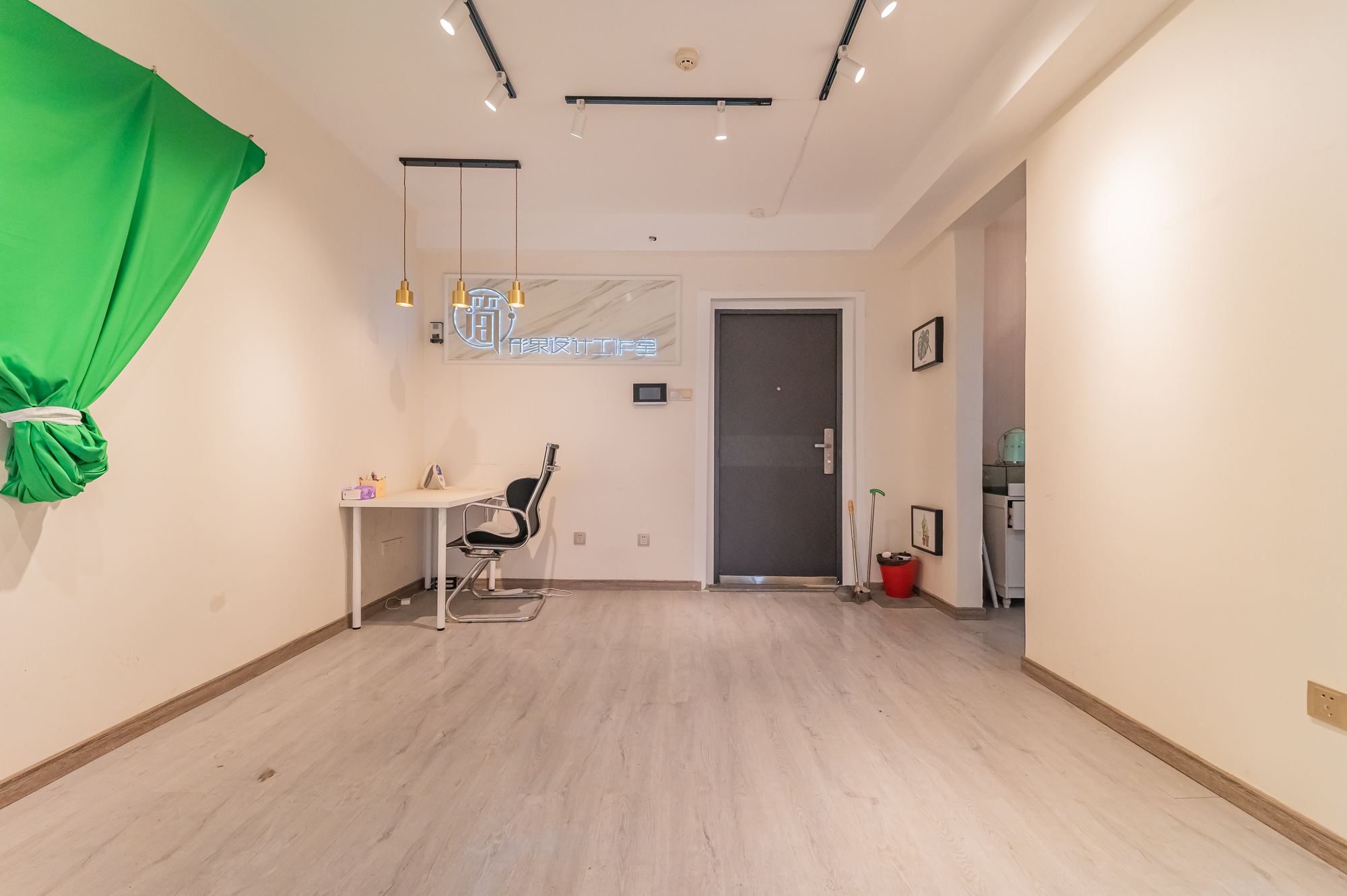 华润五彩城 2室1厅1卫 45.8万 华润五彩城 2室1厅1卫 45.8万客厅