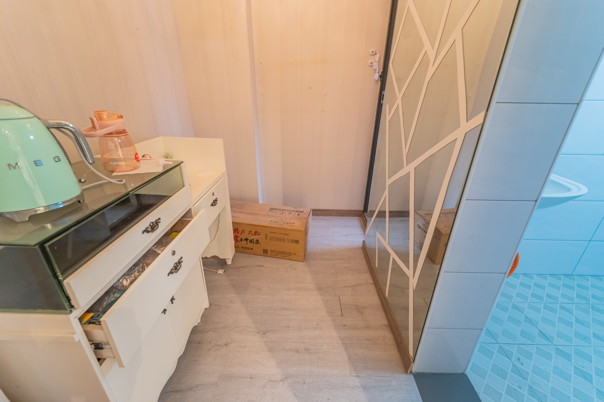 华润五彩城 2室1厅1卫 45.8万 华润五彩城 2室1厅1卫 45.8万厨房