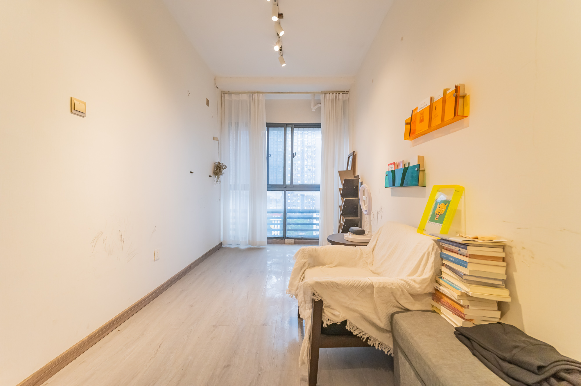 华润五彩城 2室1厅1卫 45.8万 华润五彩城 2室1厅1卫 45.8万卧室