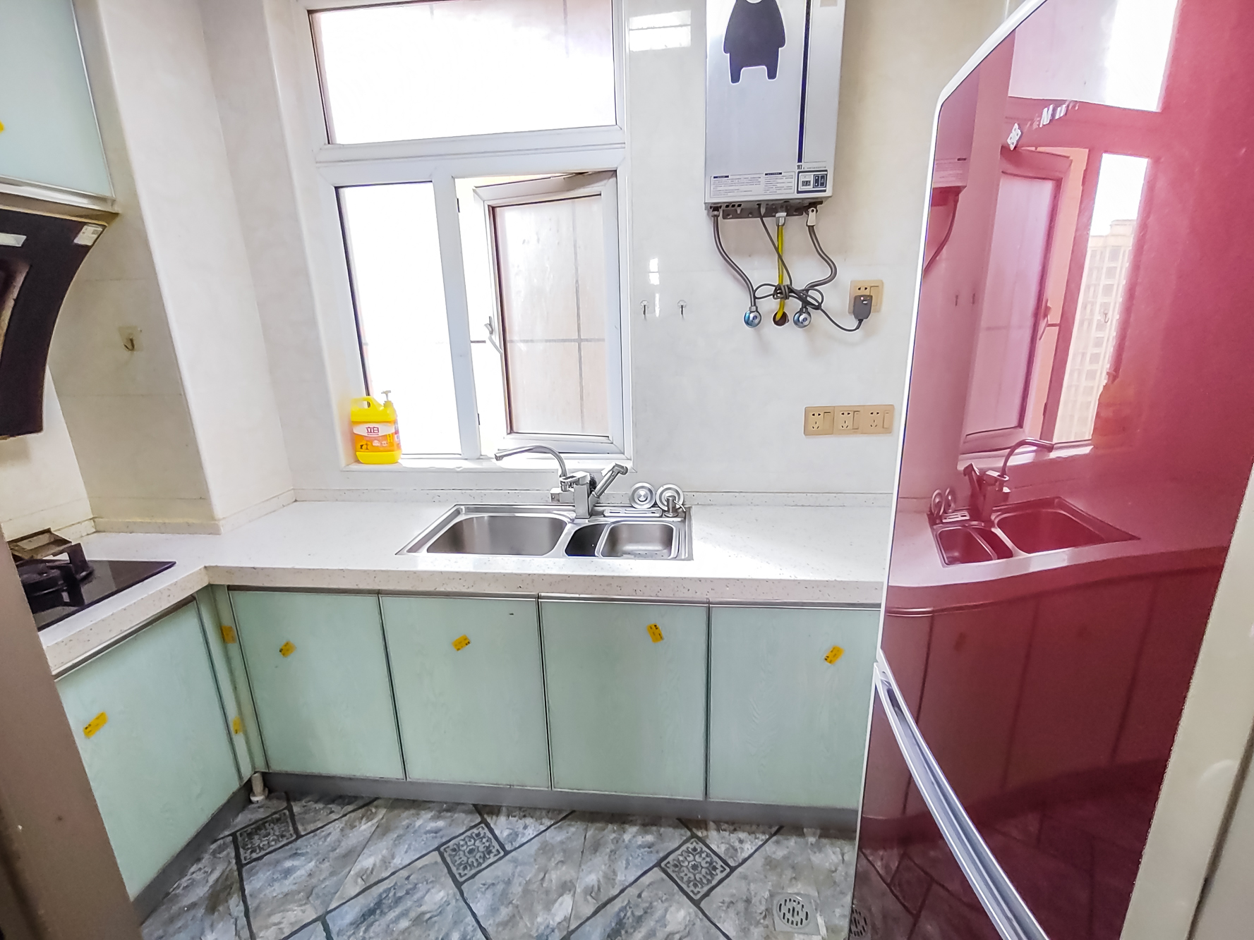 和悦城(蟠龙景苑) 3室2厅2卫 78.0万 和悦城(蟠龙景苑) 3室2厅2卫 78.0万厨房