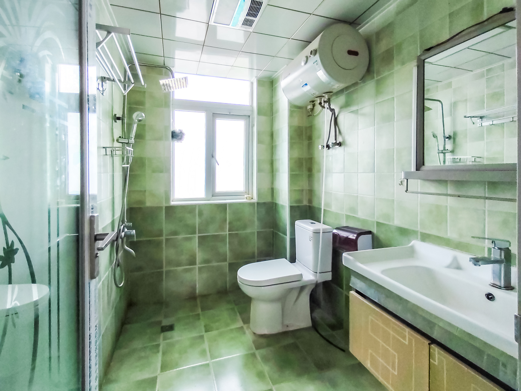 和悦城(蟠龙景苑) 3室2厅2卫 78.0万 和悦城(蟠龙景苑) 3室2厅2卫 78.0万卫生间