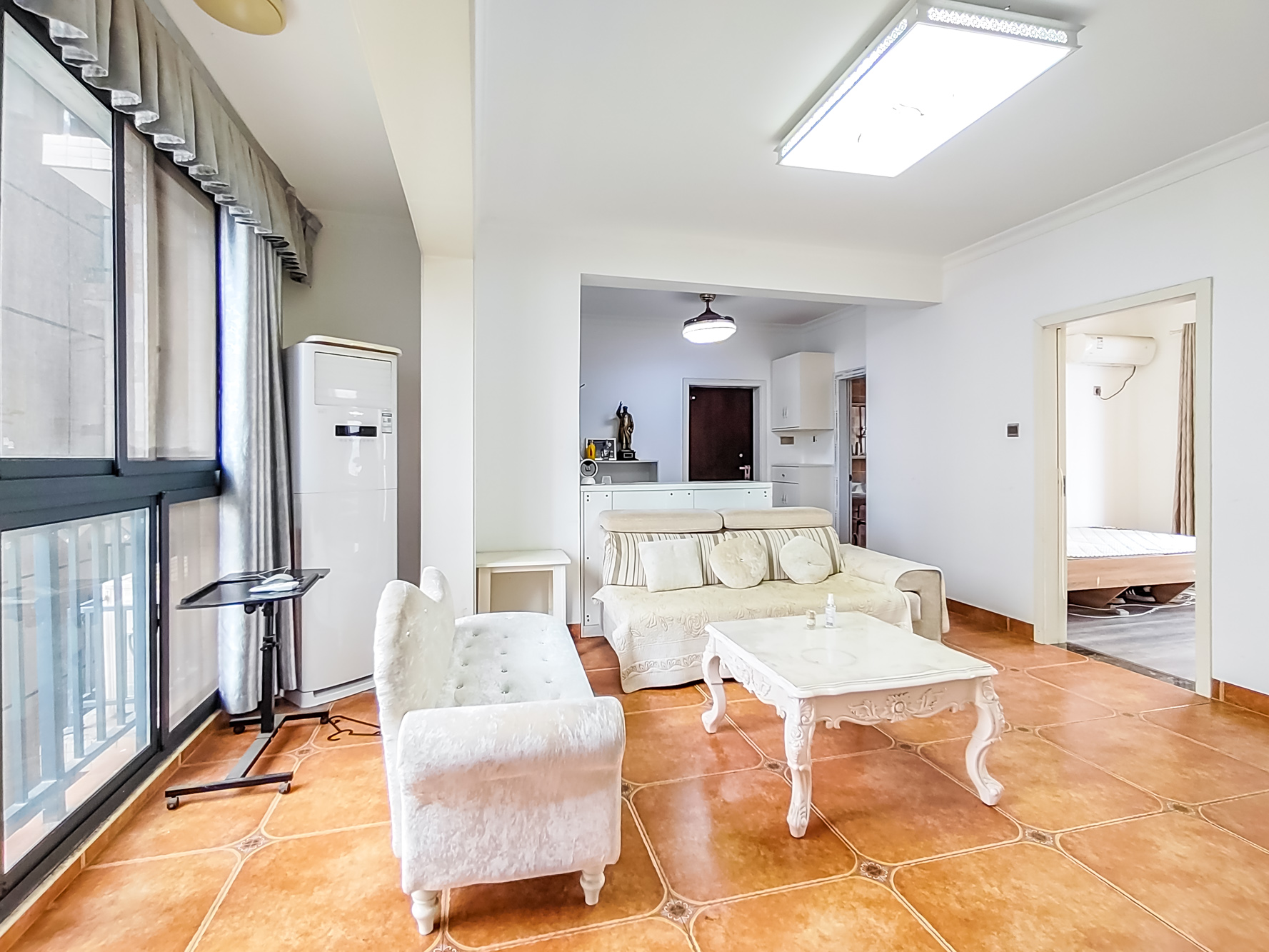 和悦城(蟠龙景苑) 3室2厅2卫 78.0万 和悦城(蟠龙景苑) 3室2厅2卫 78.0万客厅