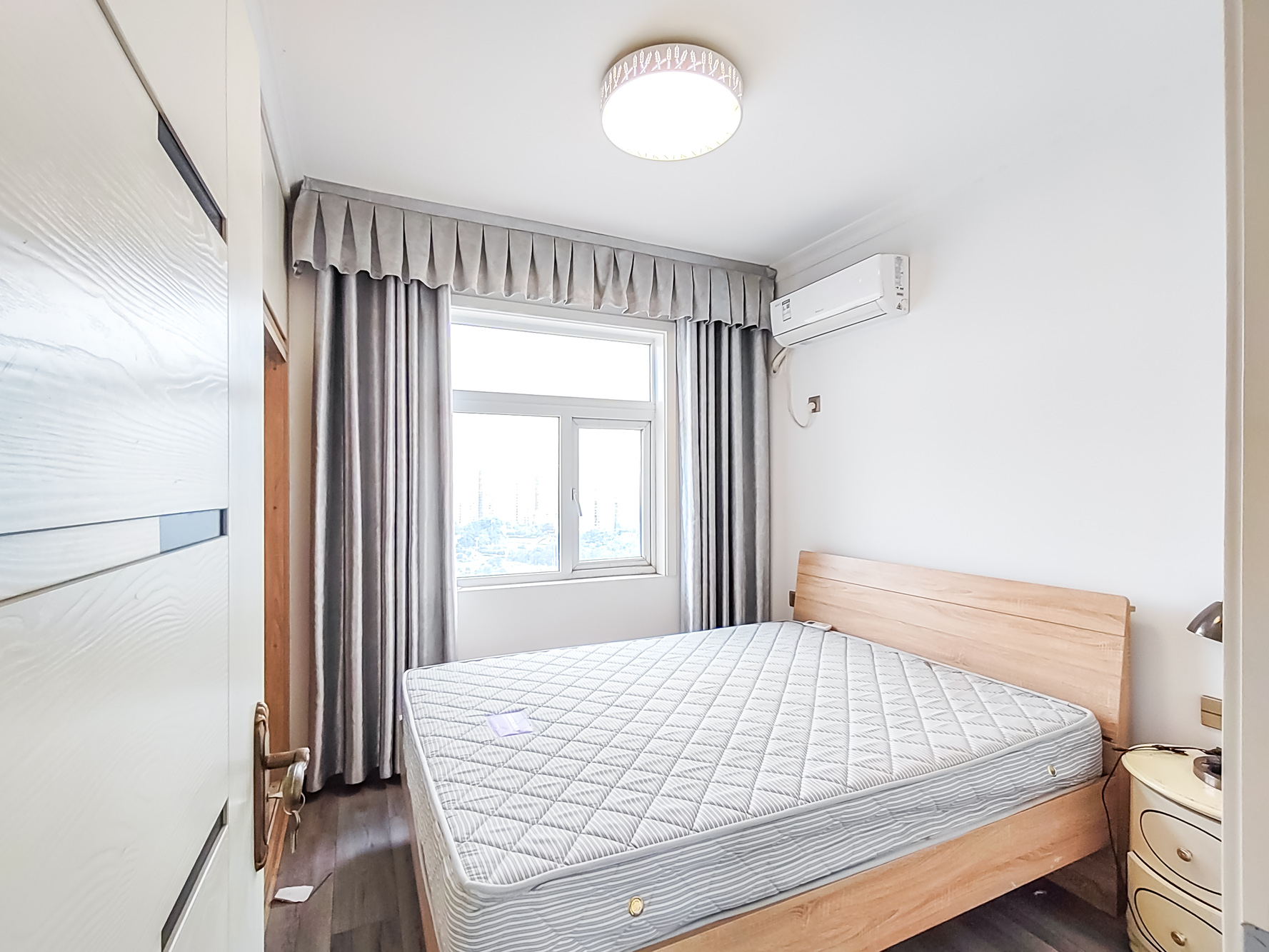 和悦城(蟠龙景苑) 3室2厅2卫 78.0万 和悦城(蟠龙景苑) 3室2厅2卫 78.0万卧室