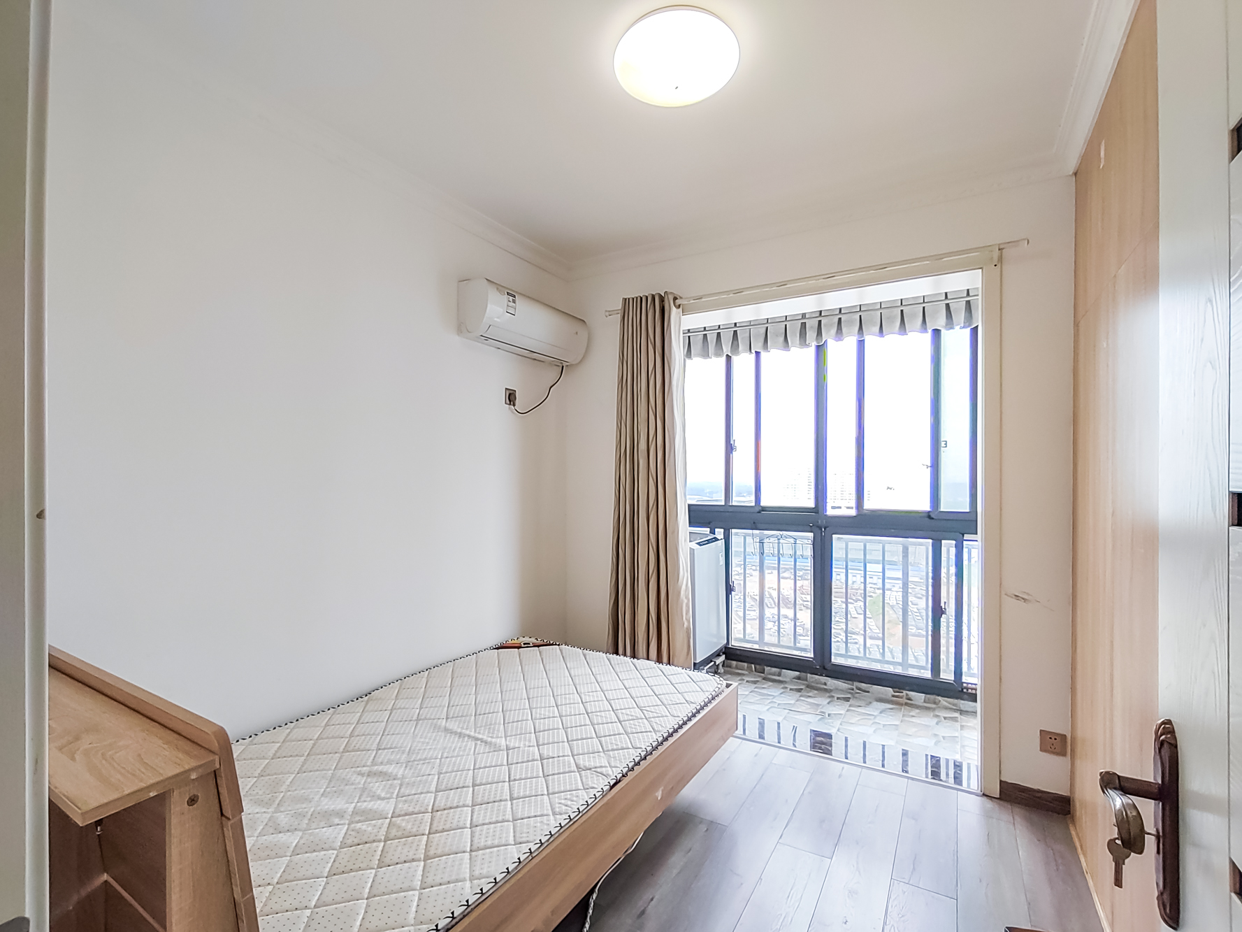 和悦城(蟠龙景苑) 3室2厅2卫 78.0万 和悦城(蟠龙景苑) 3室2厅2卫 78.0万卧室