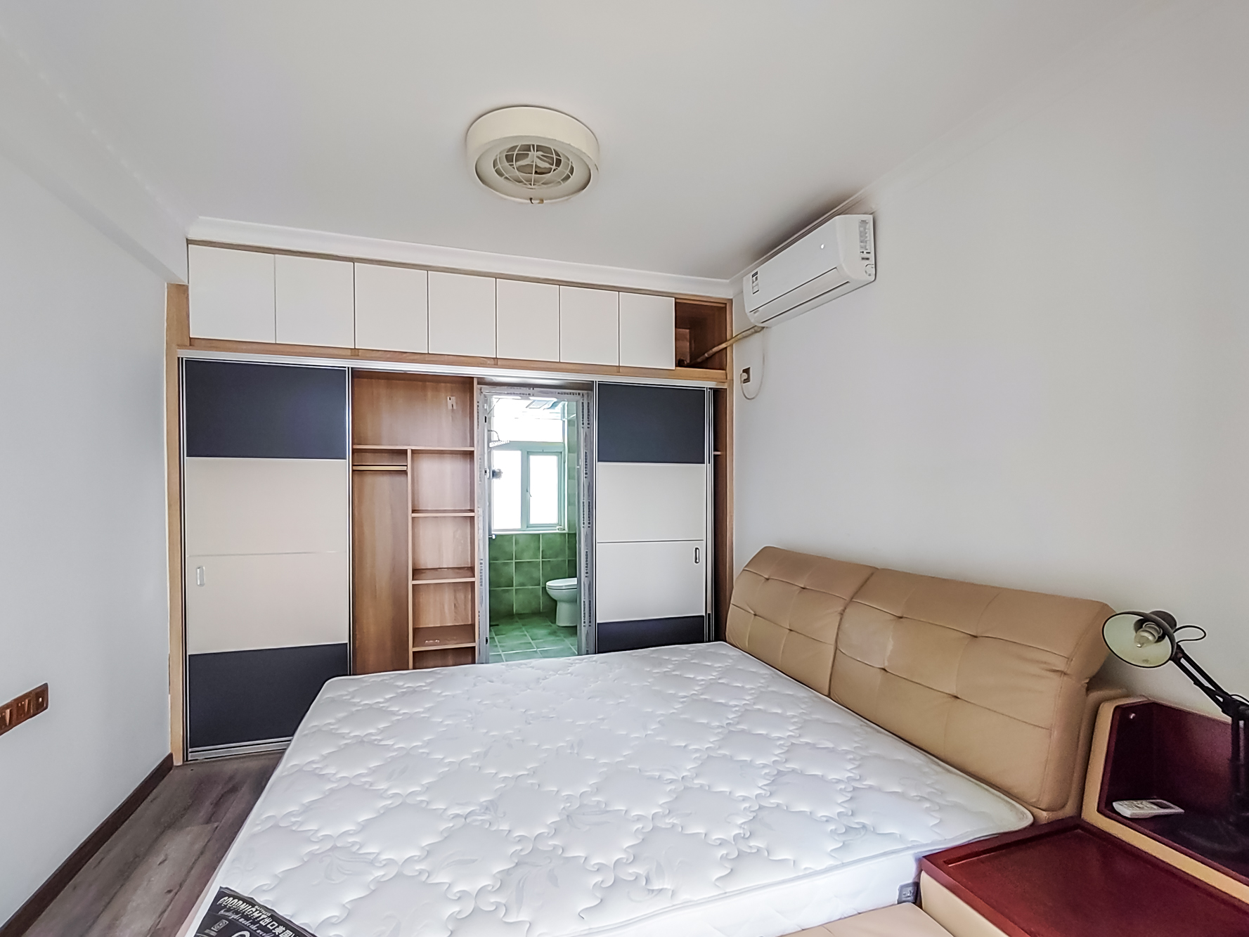 和悦城(蟠龙景苑) 3室2厅2卫 78.0万 和悦城(蟠龙景苑) 3室2厅2卫 78.0万卧室