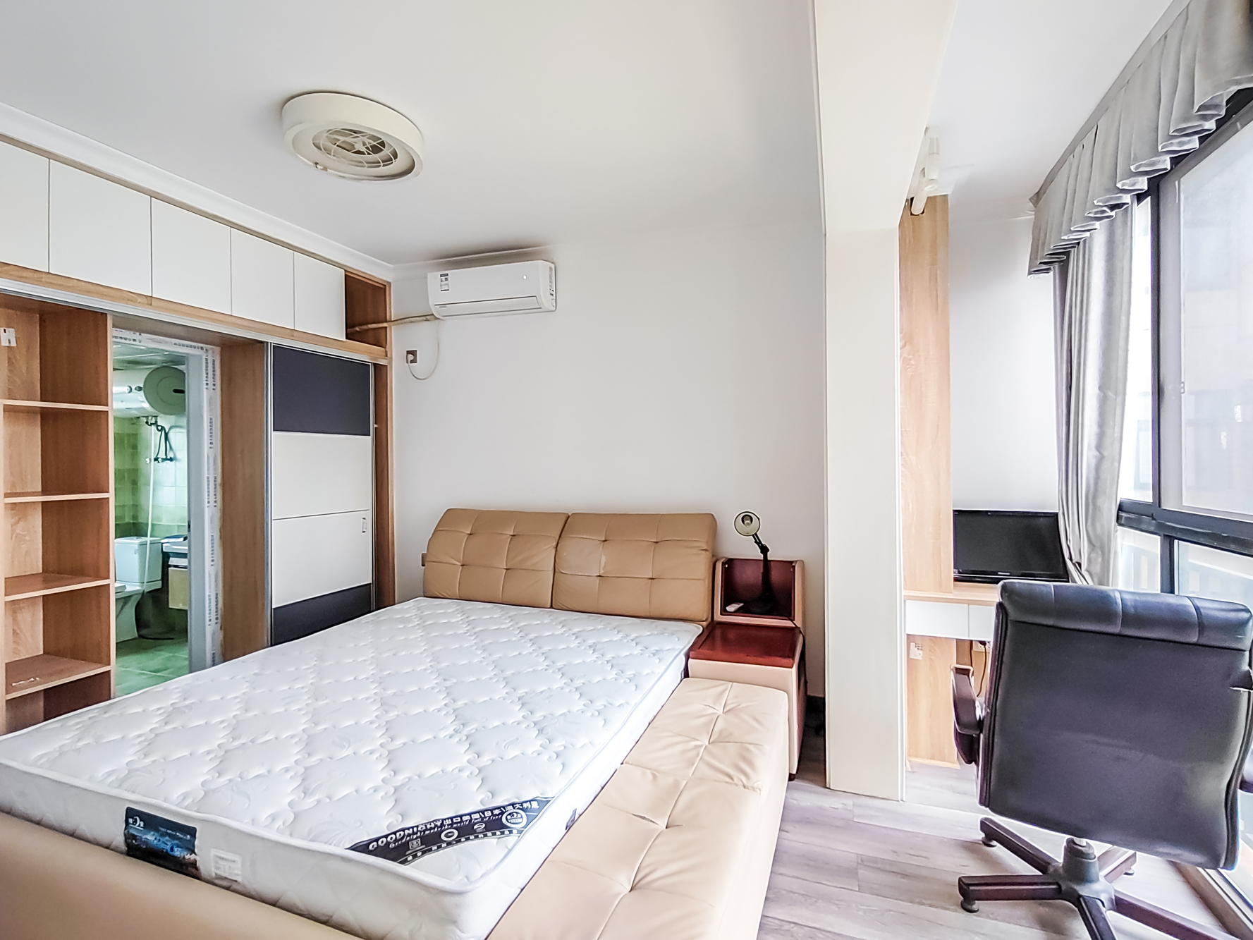 和悦城(蟠龙景苑) 3室2厅2卫 78.0万 和悦城(蟠龙景苑) 3室2厅2卫 78.0万卧室