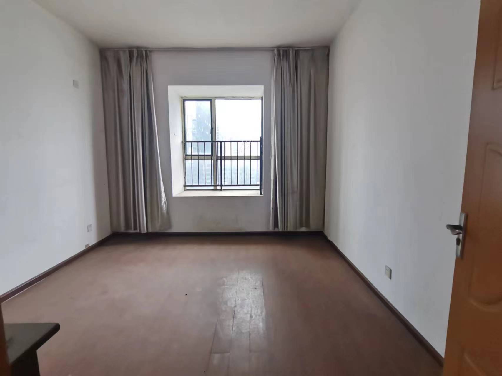 福泰国际  3室2厅2卫    59.8万 福泰国际  3室2厅2卫    59.8万室内图