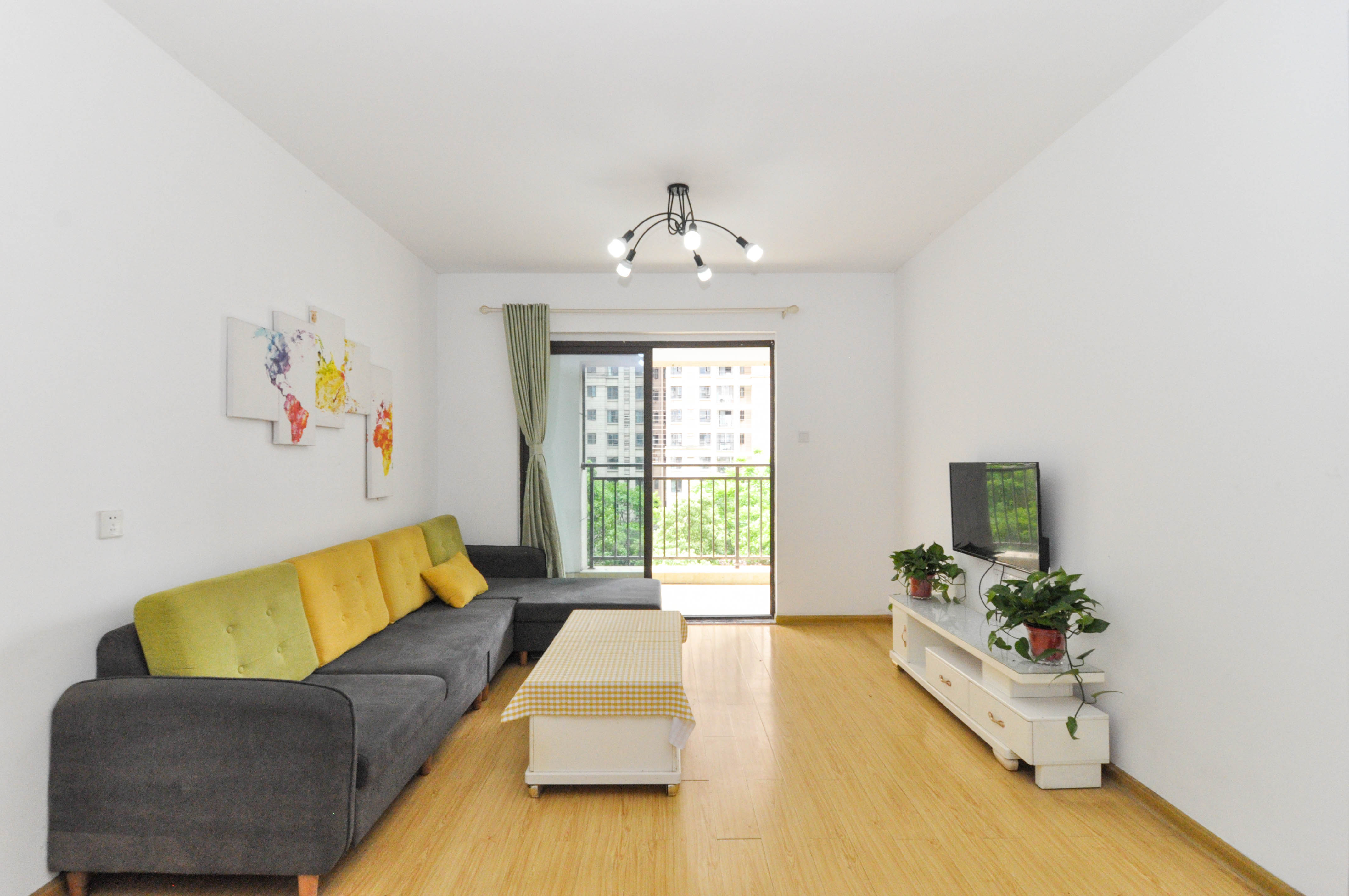 卓越浅水湾  3室2厅2卫    148.0万客厅