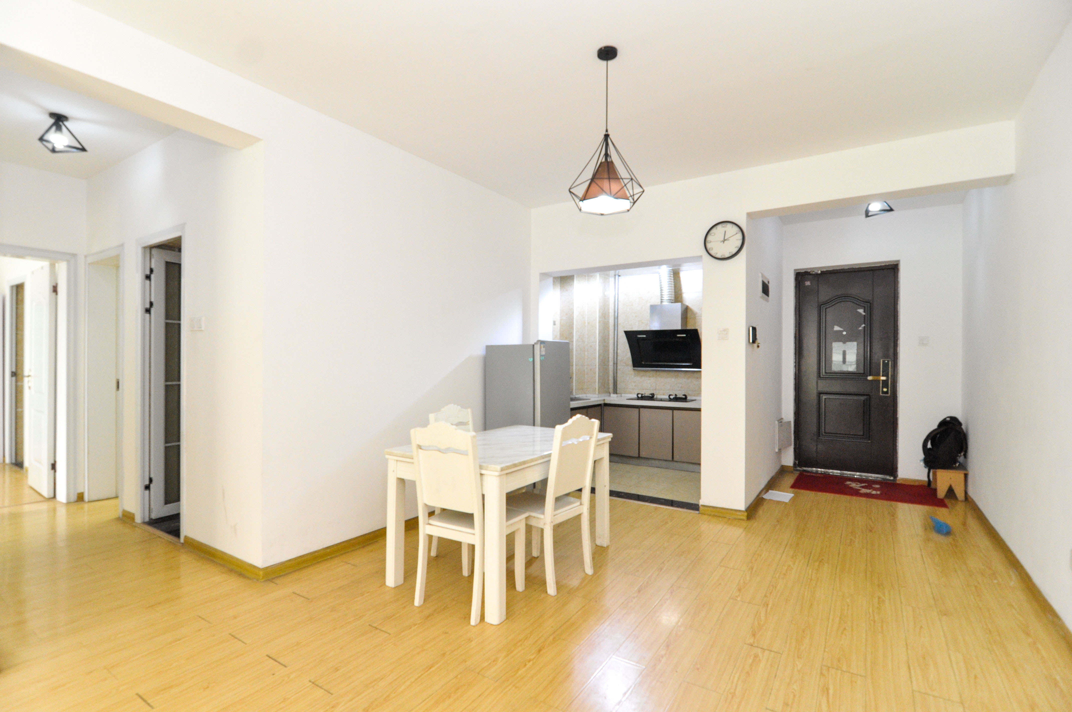 卓越浅水湾  3室2厅2卫    148.0万客厅