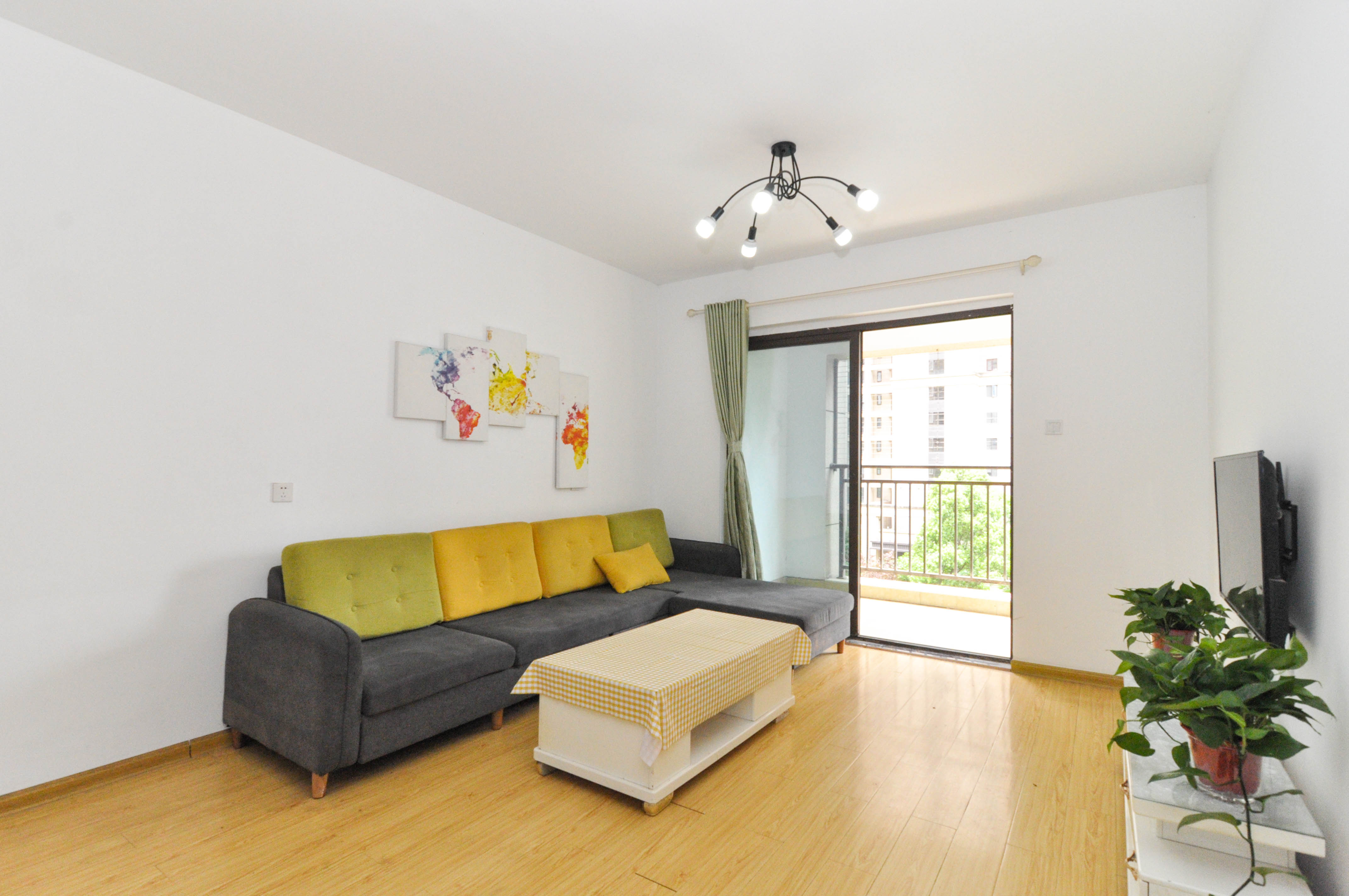 卓越浅水湾  3室2厅2卫    148.0万客厅