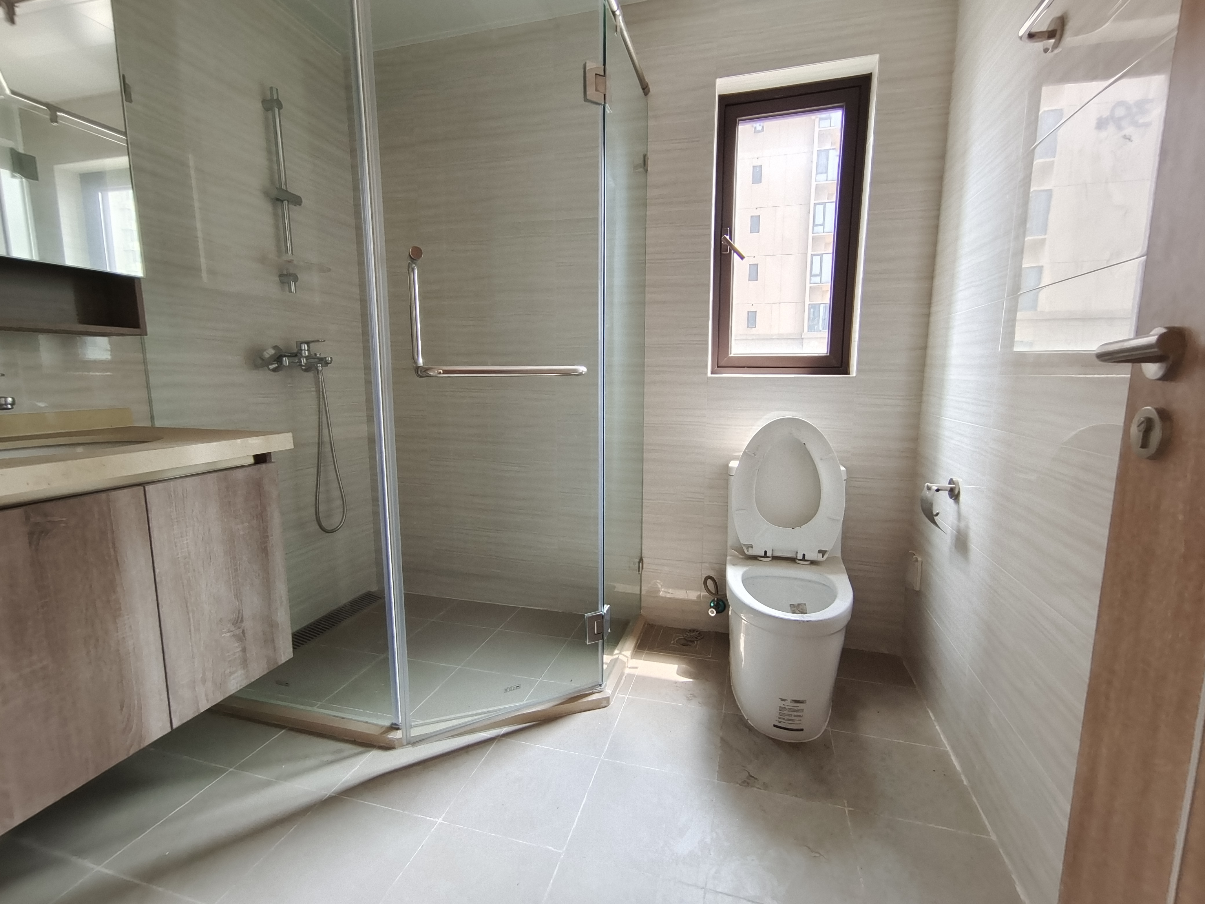 蓝溪谷  5室2厅2卫    75.0万 蓝溪谷  5室2厅2卫    75.0万室内图