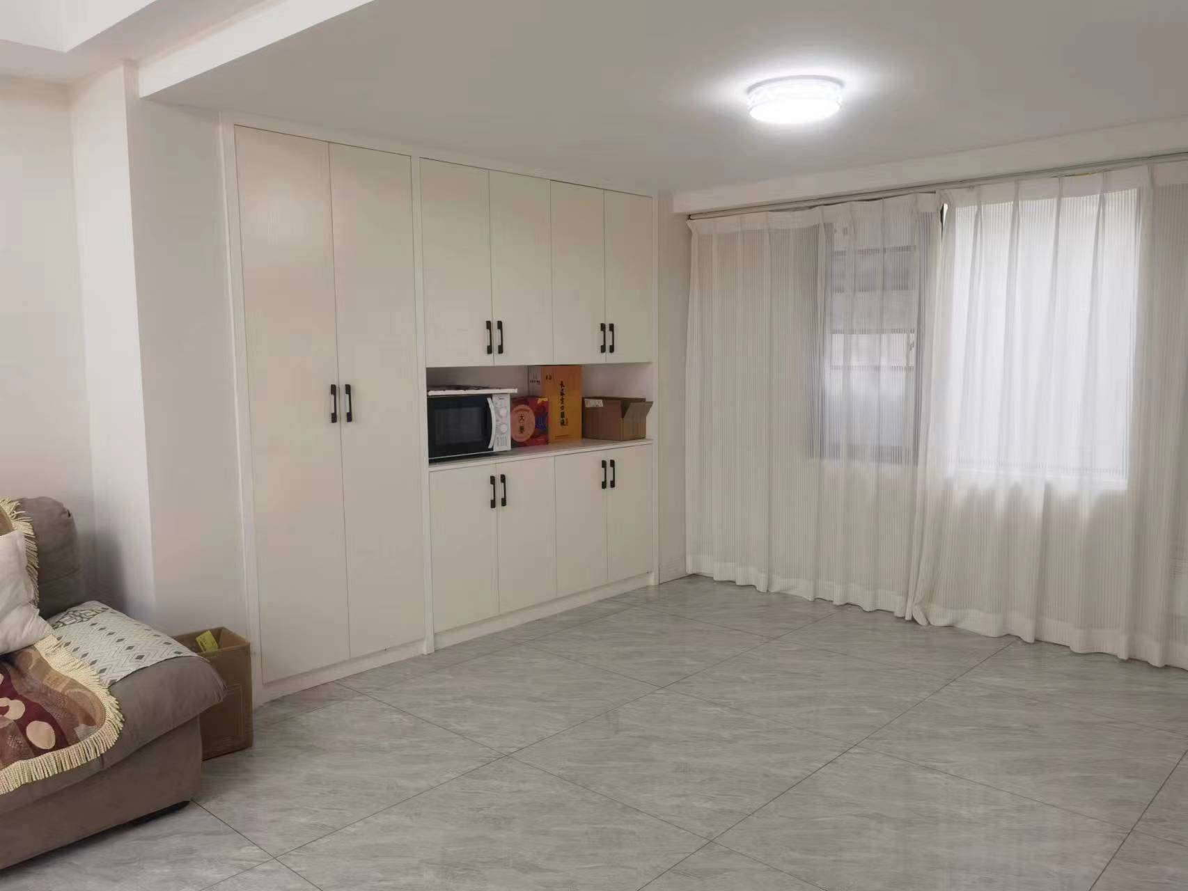 碧桂园黄金时代 3室3厅3卫 185.00万 碧桂园黄金时代 3室3厅3卫 185.00万客厅