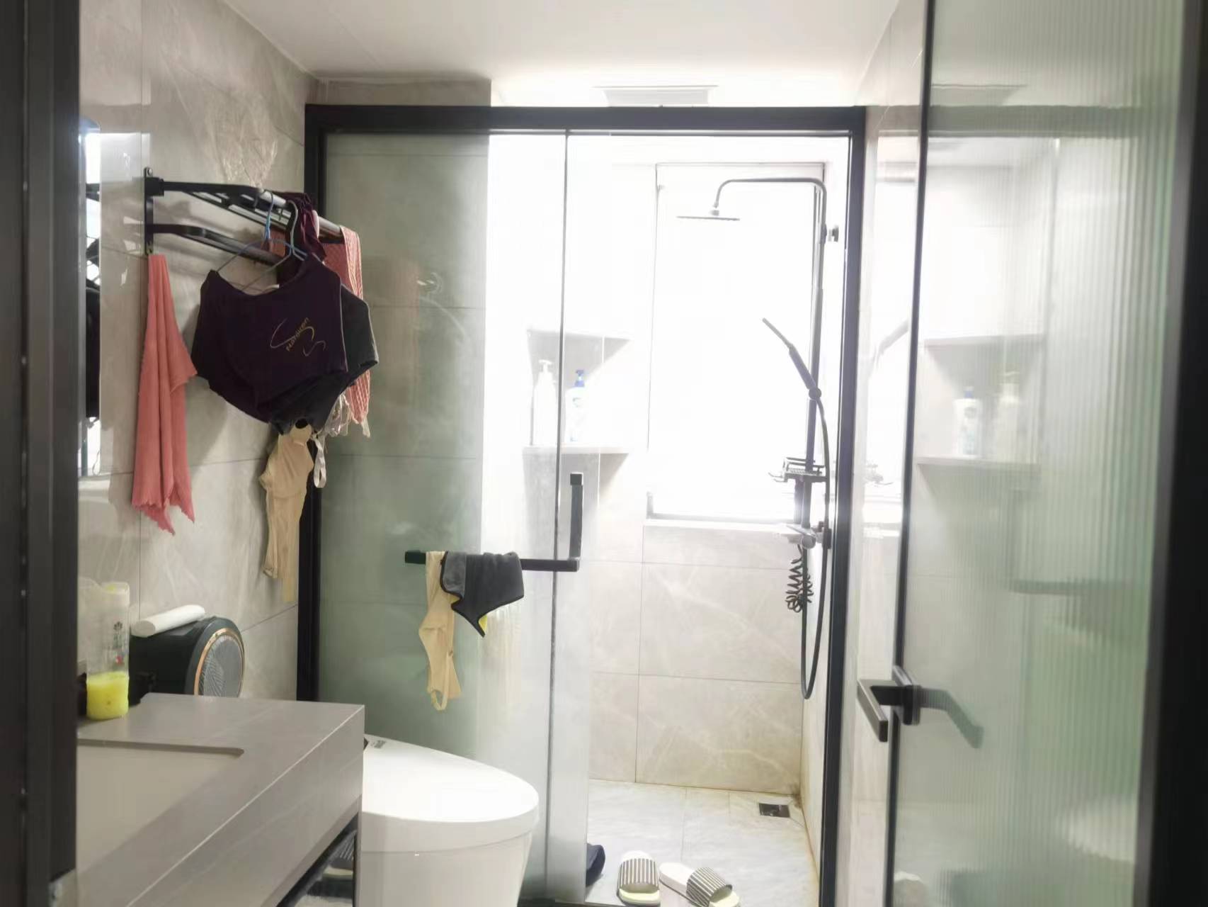 碧桂园黄金时代 3室3厅3卫 185.00万 碧桂园黄金时代 3室3厅3卫 185.00万客厅