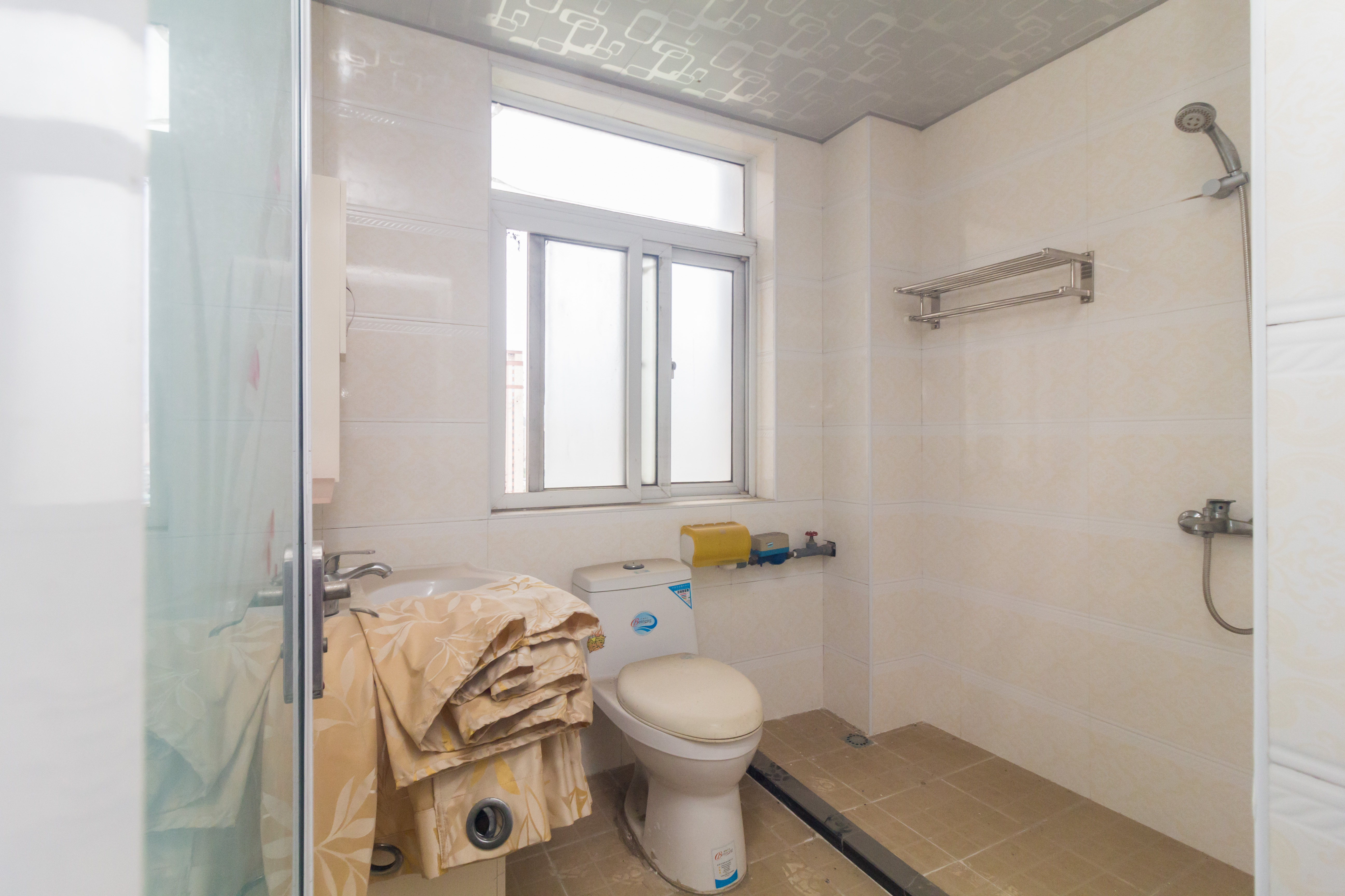 嘉盛和园  4室2厅2卫   100.00万 嘉盛和园  4室2厅2卫   100.00万卫生间