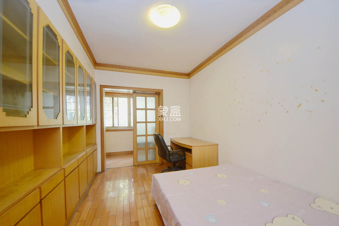 湘农桥社区  3室2厅1卫   142.00万卧室