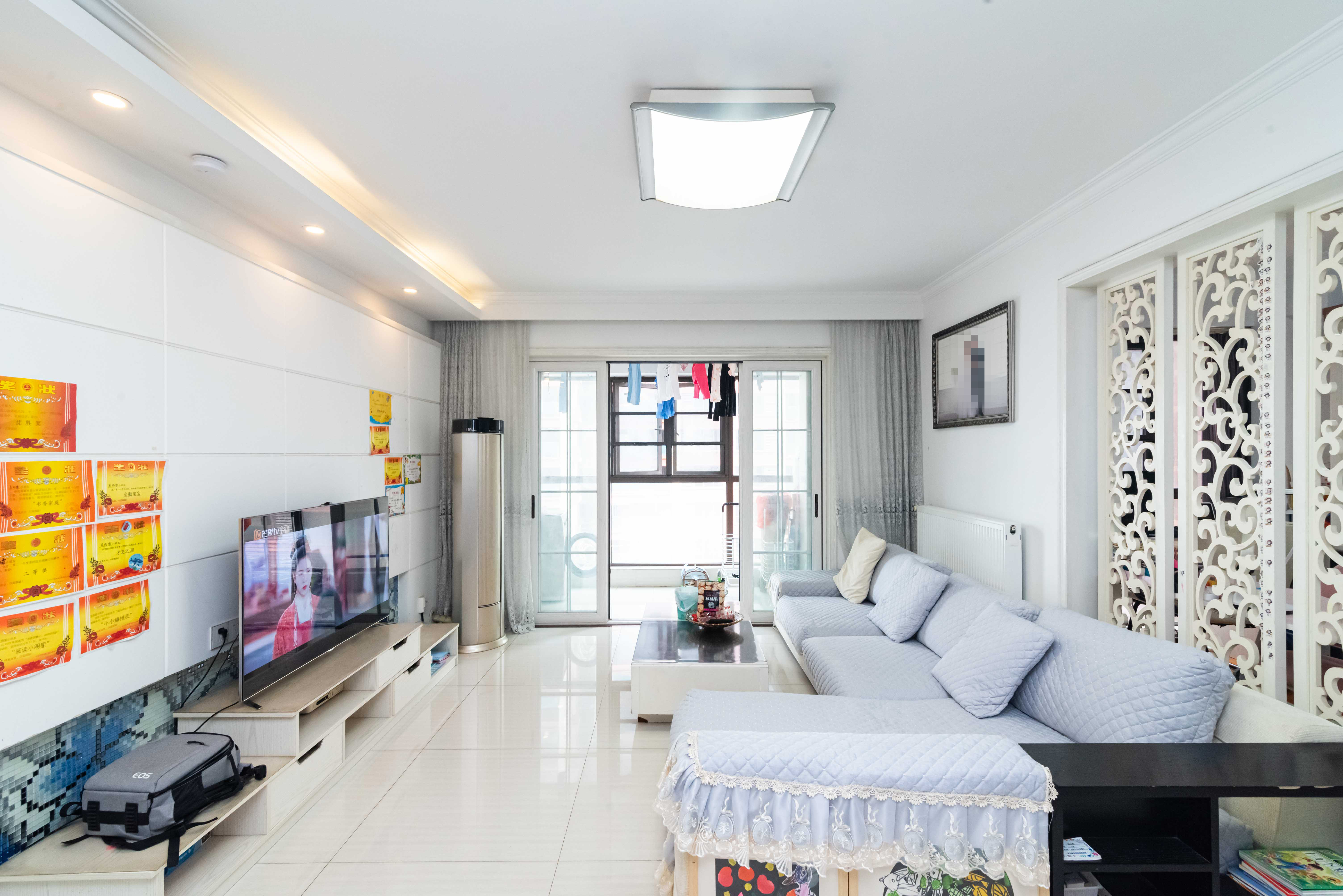 金色溪泉湾  3室2厅2卫    152.0万客厅