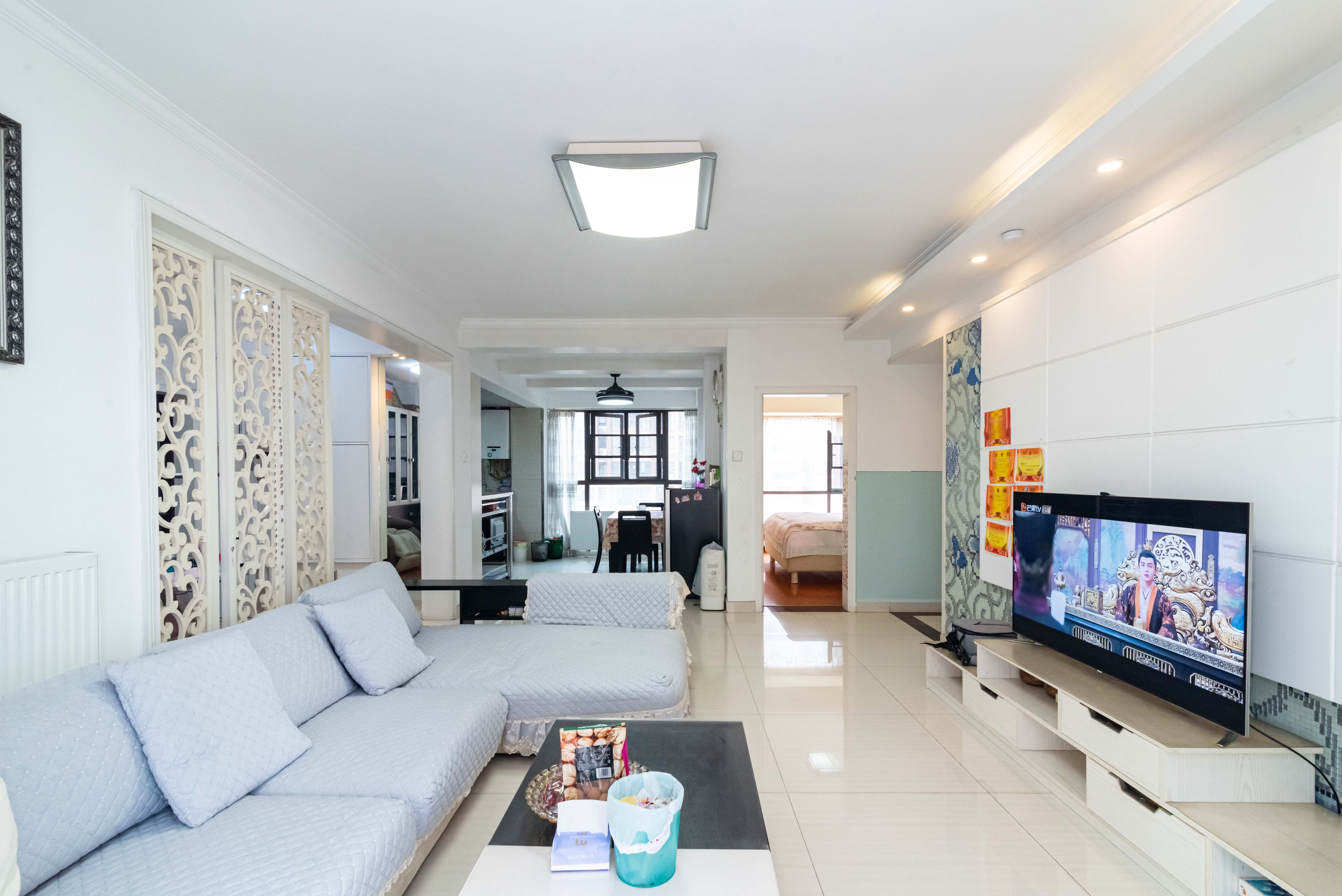 金色溪泉湾  3室2厅2卫    152.0万客厅