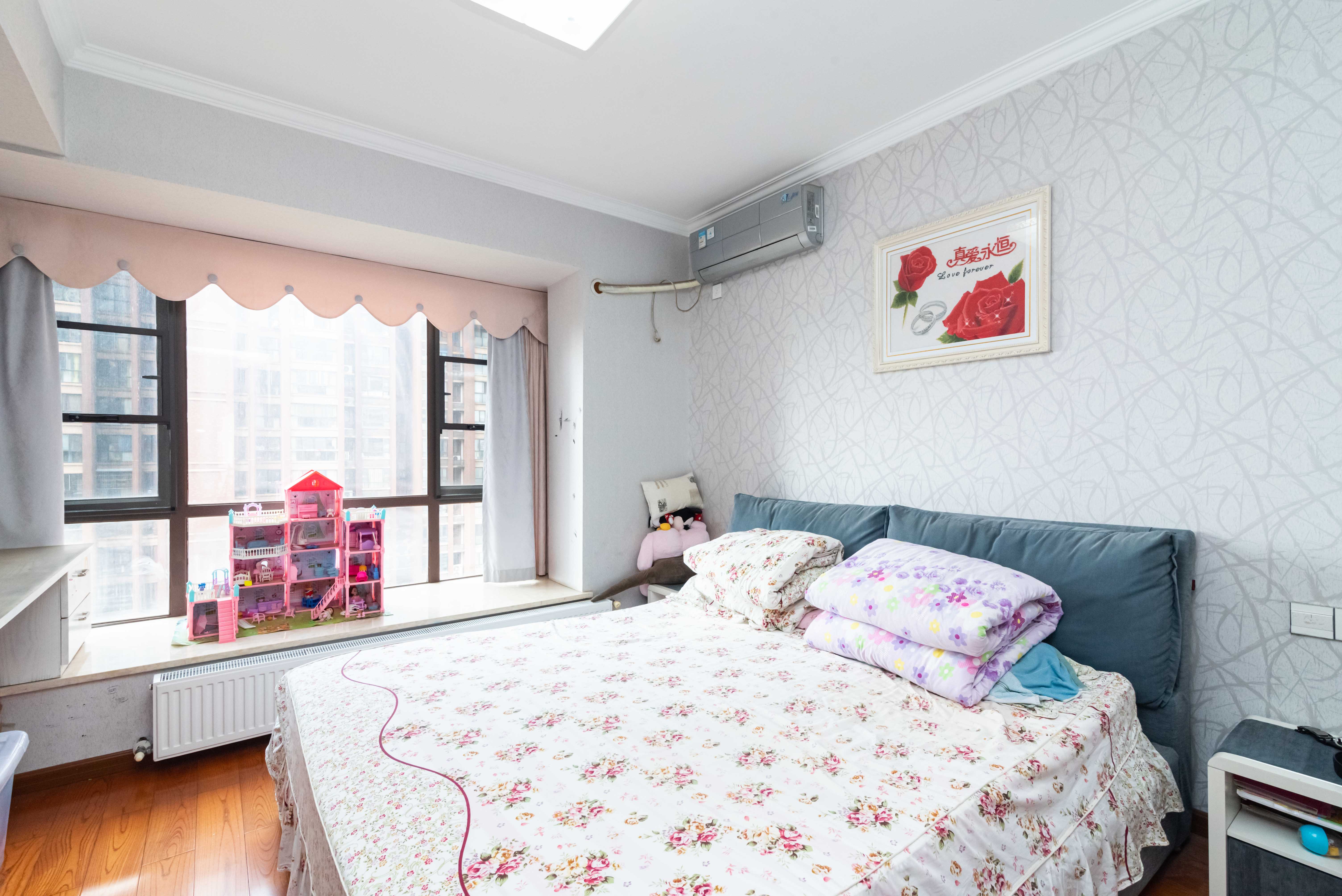 金色溪泉湾  3室2厅2卫    152.0万卧室