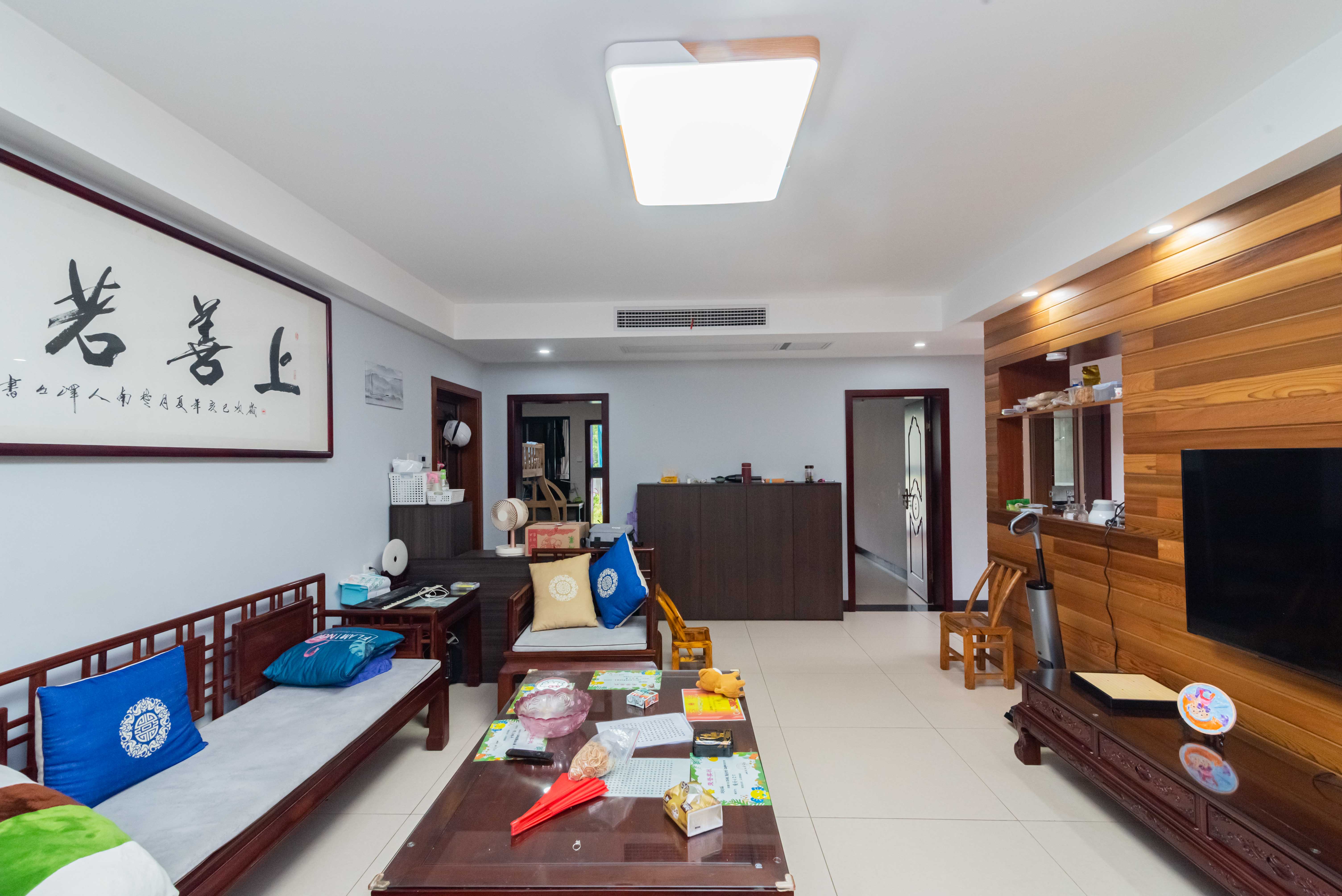 学府华庭 3室2厅2卫 104.8万 学府华庭 3室2厅2卫 104.8万客厅