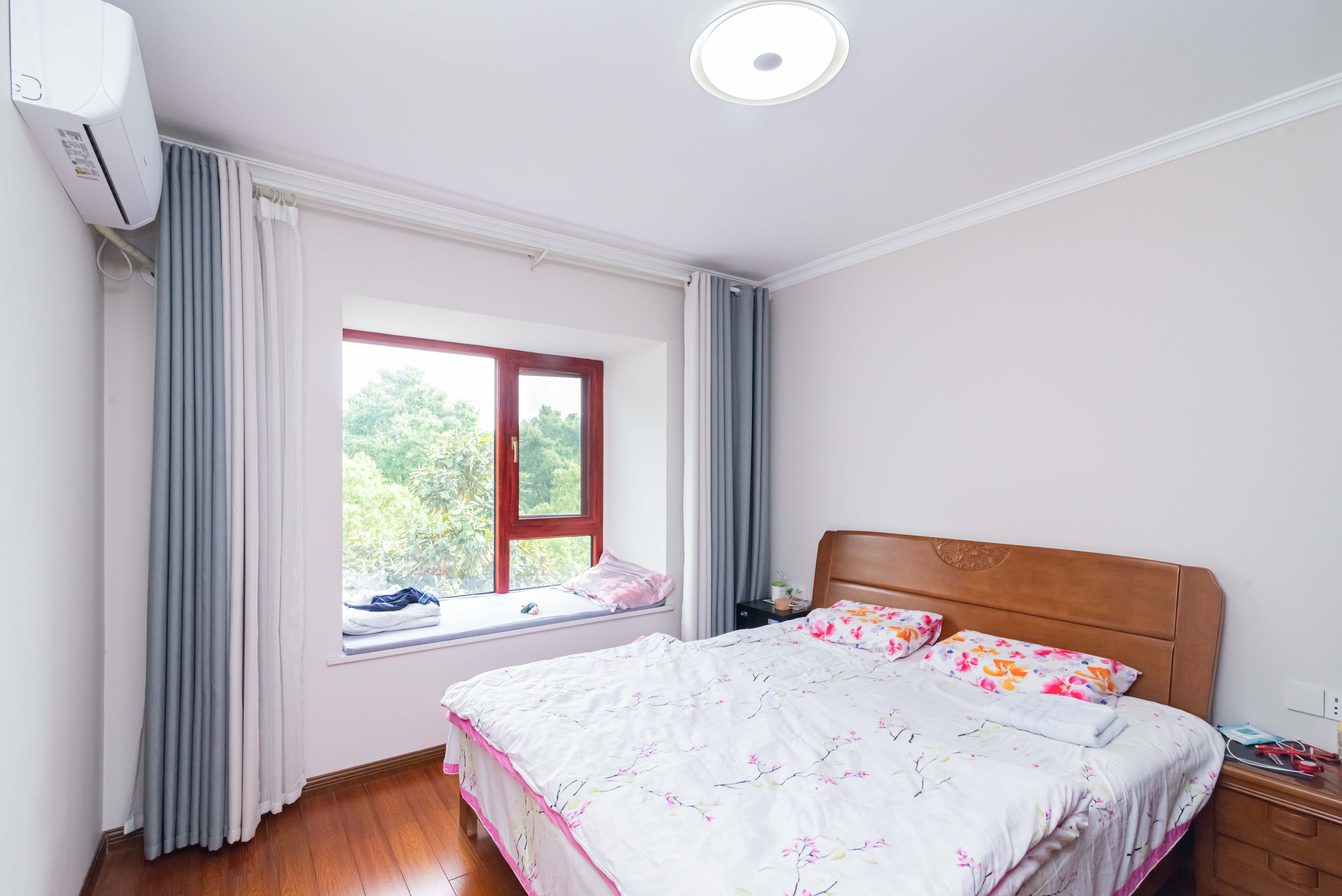 学府华庭 3室2厅2卫 104.8万 学府华庭 3室2厅2卫 104.8万卧室