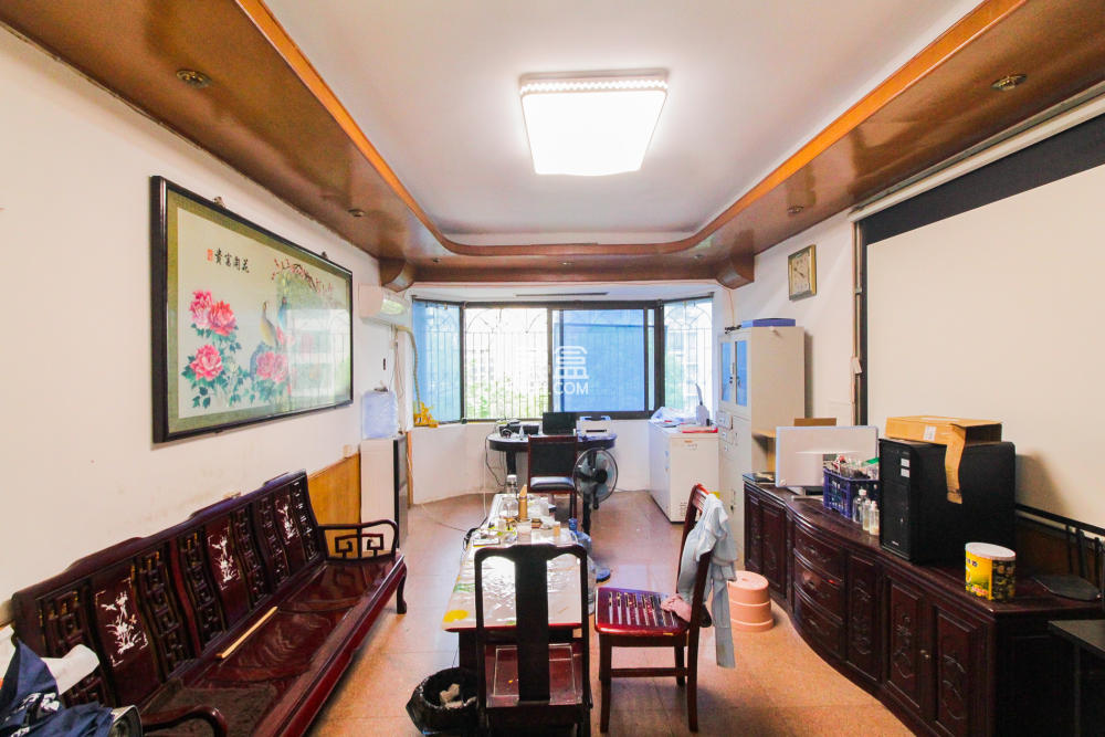 路桥宿舍  4室2厅2卫   105.00万