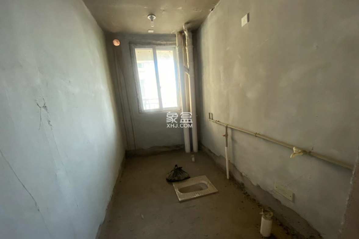 康馨佳园  4室2厅2卫    70.0万 康馨佳园  4室2厅2卫    70.0万室内图