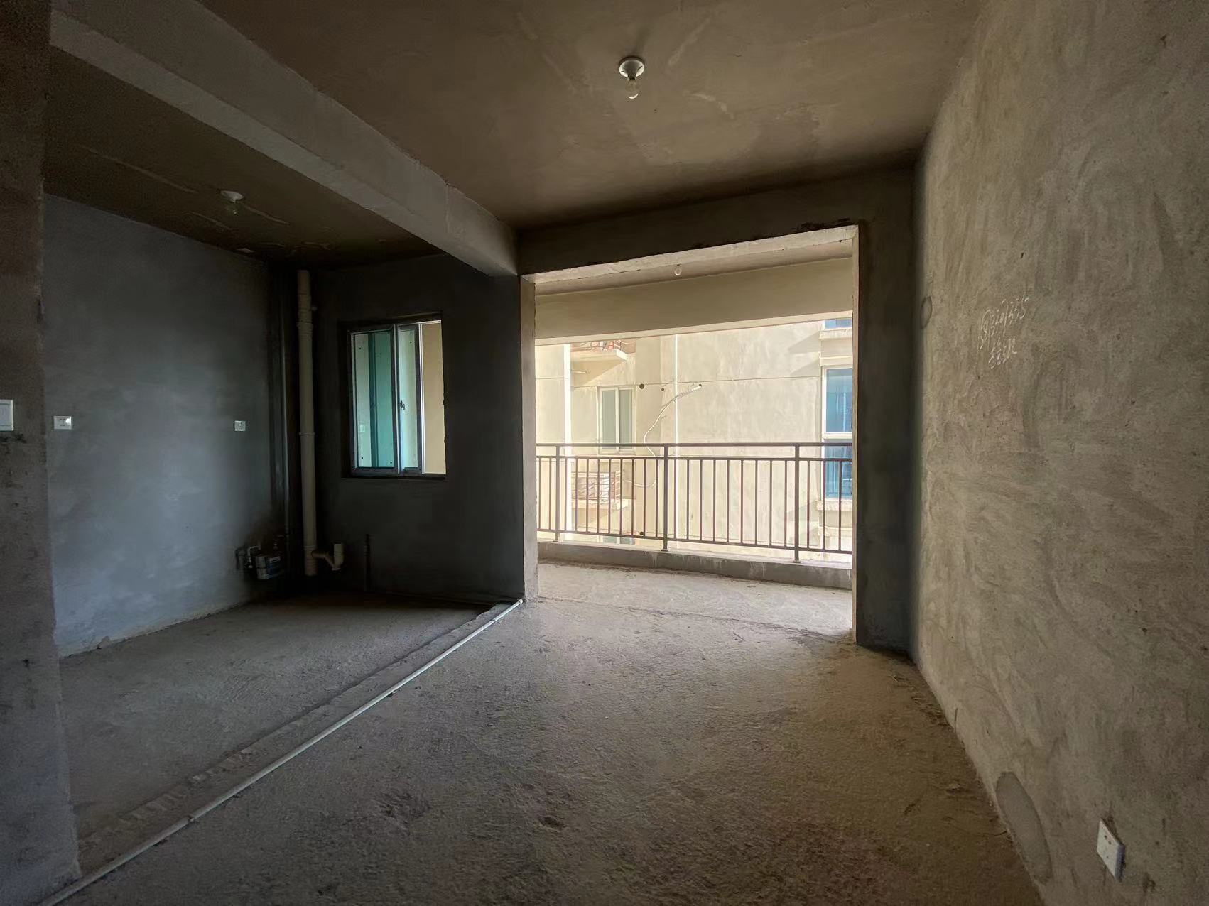 康馨佳园  4室2厅2卫    70.0万 康馨佳园  4室2厅2卫    70.0万室内图