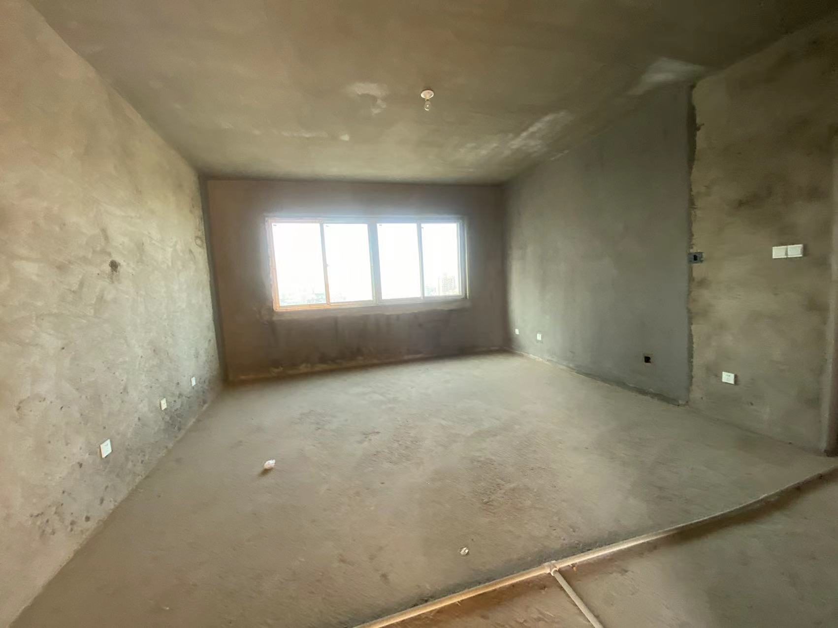 康馨佳园  4室2厅2卫    70.0万 康馨佳园  4室2厅2卫    70.0万室内图