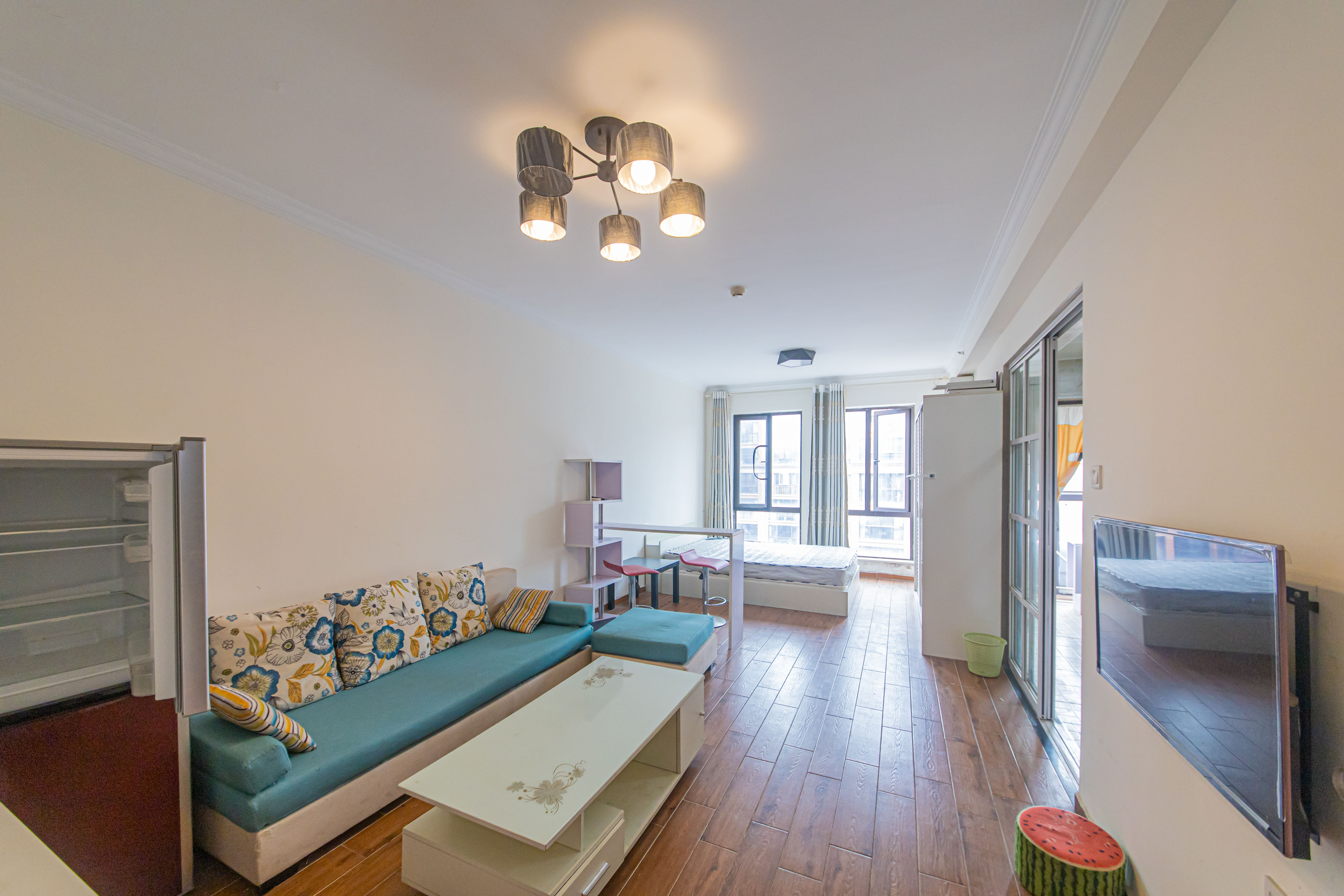 鑫远和城（一、二期）  1室1厅1卫    38.0万客厅