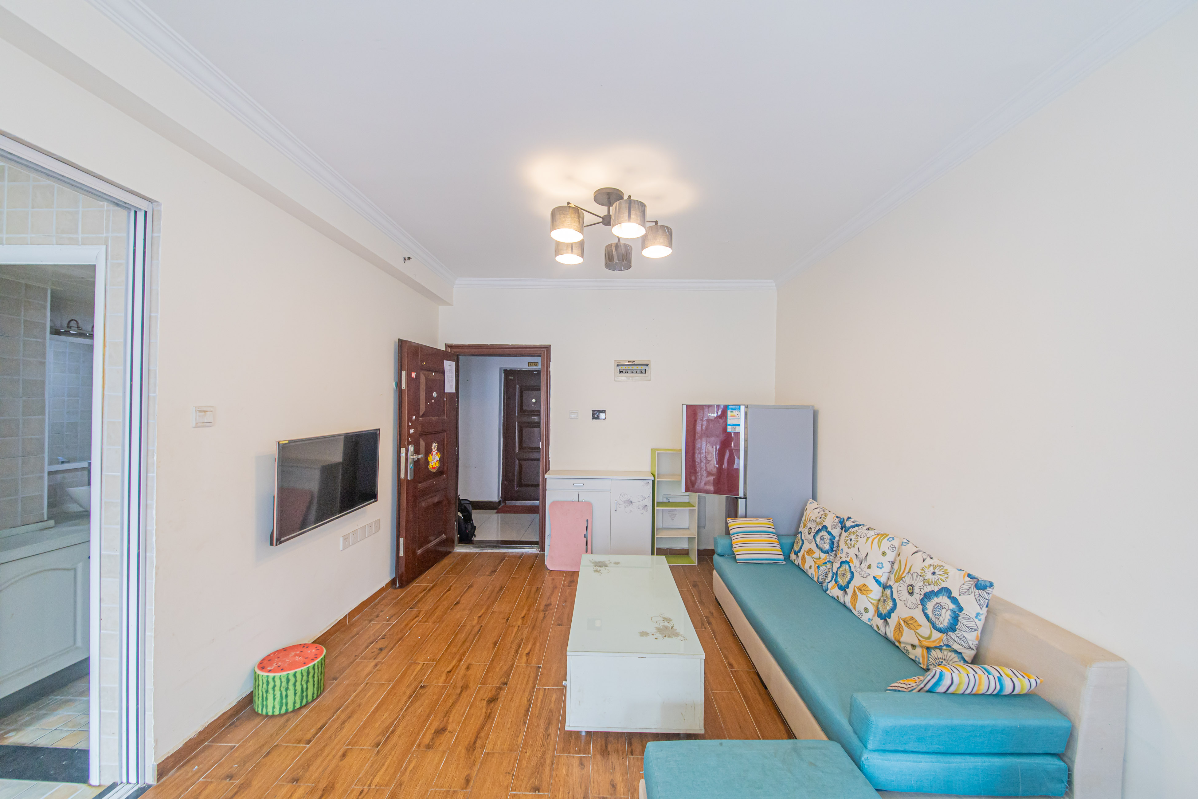 鑫远和城（一、二期）  1室1厅1卫    38.0万客厅