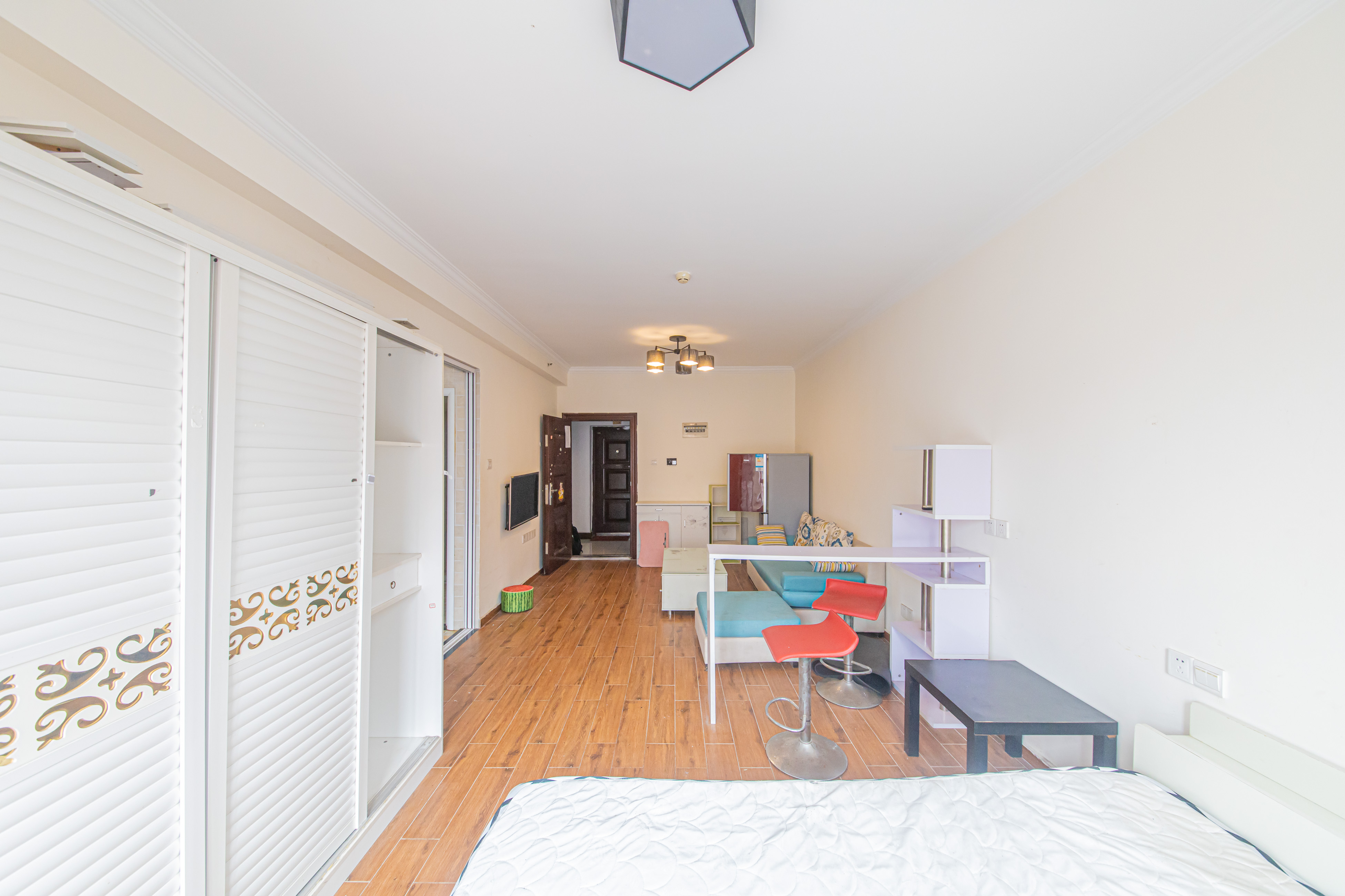 鑫远和城（一、二期）  1室1厅1卫    38.0万客厅