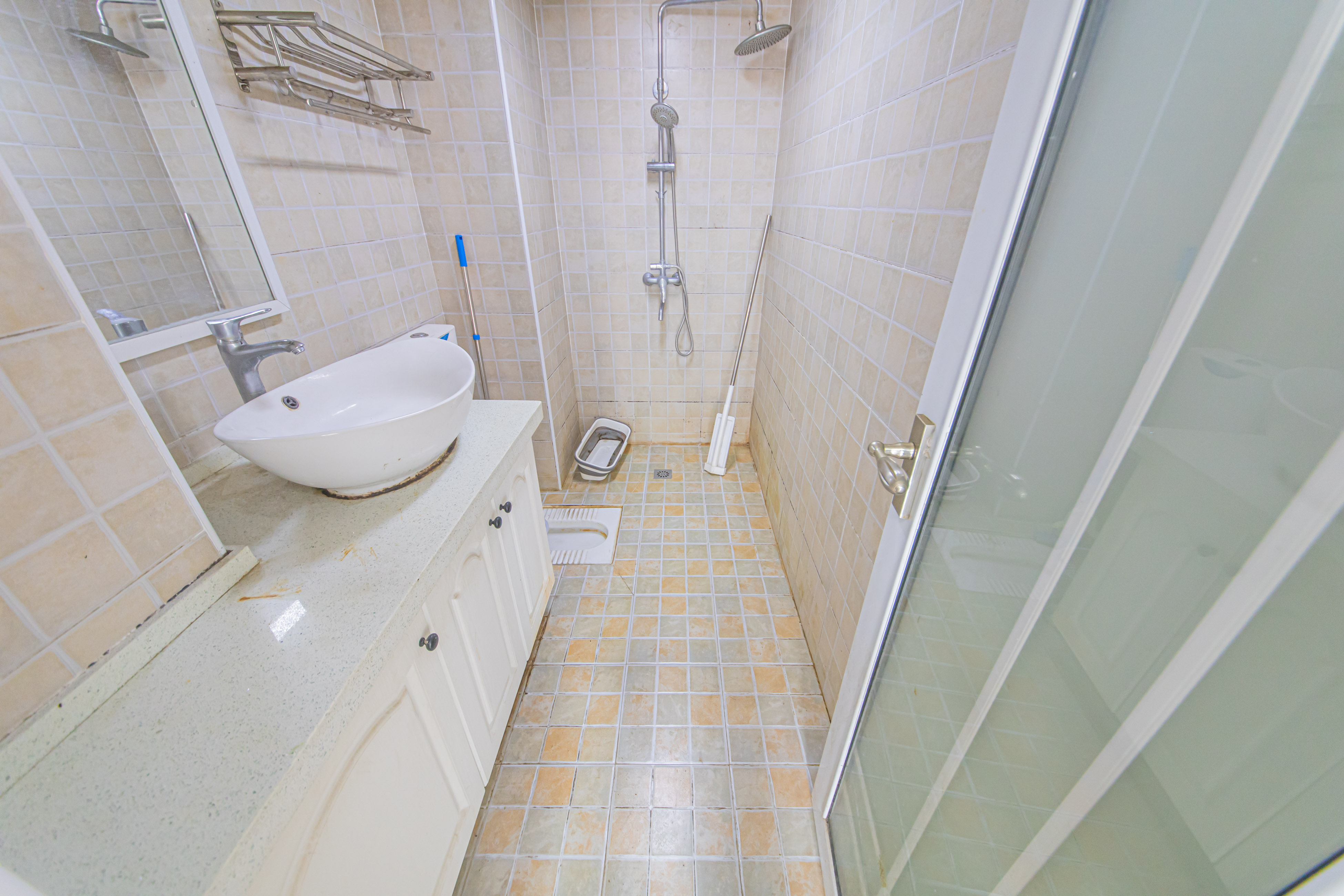 鑫远和城（一、二期）  1室1厅1卫    38.0万卫生间