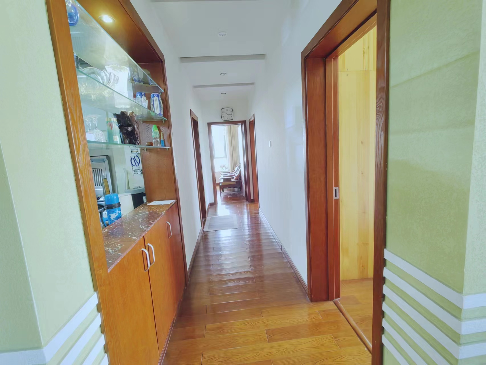 九九华帝  3室2厅2卫   68.00万 九九华帝  3室2厅2卫   68.00万室内图