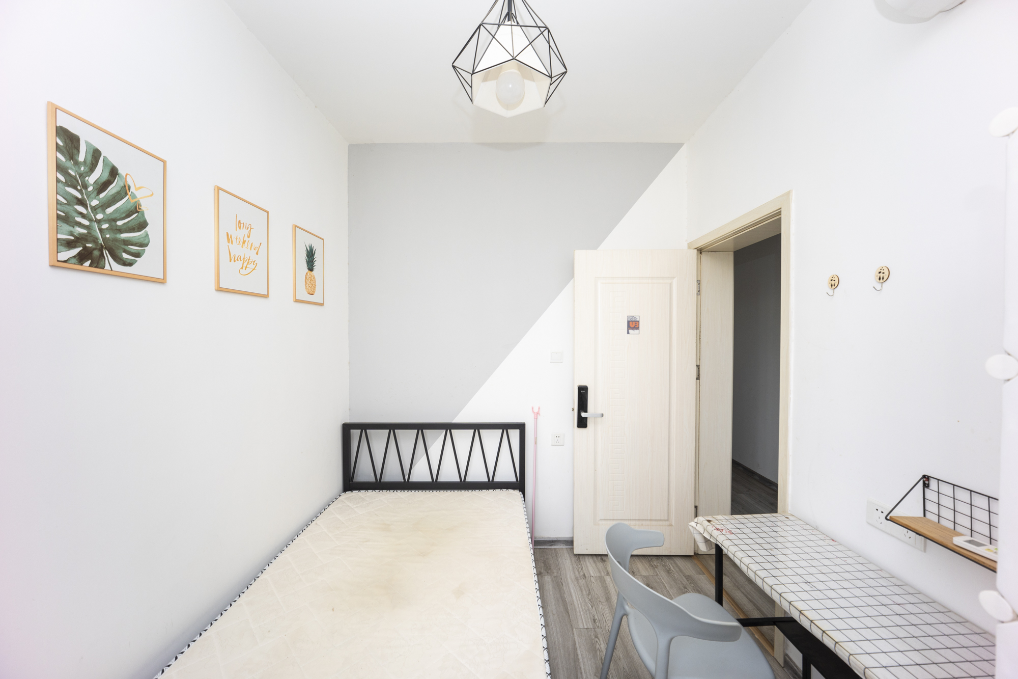 绿地海外滩一期  4室2厅2卫    91.8万其他