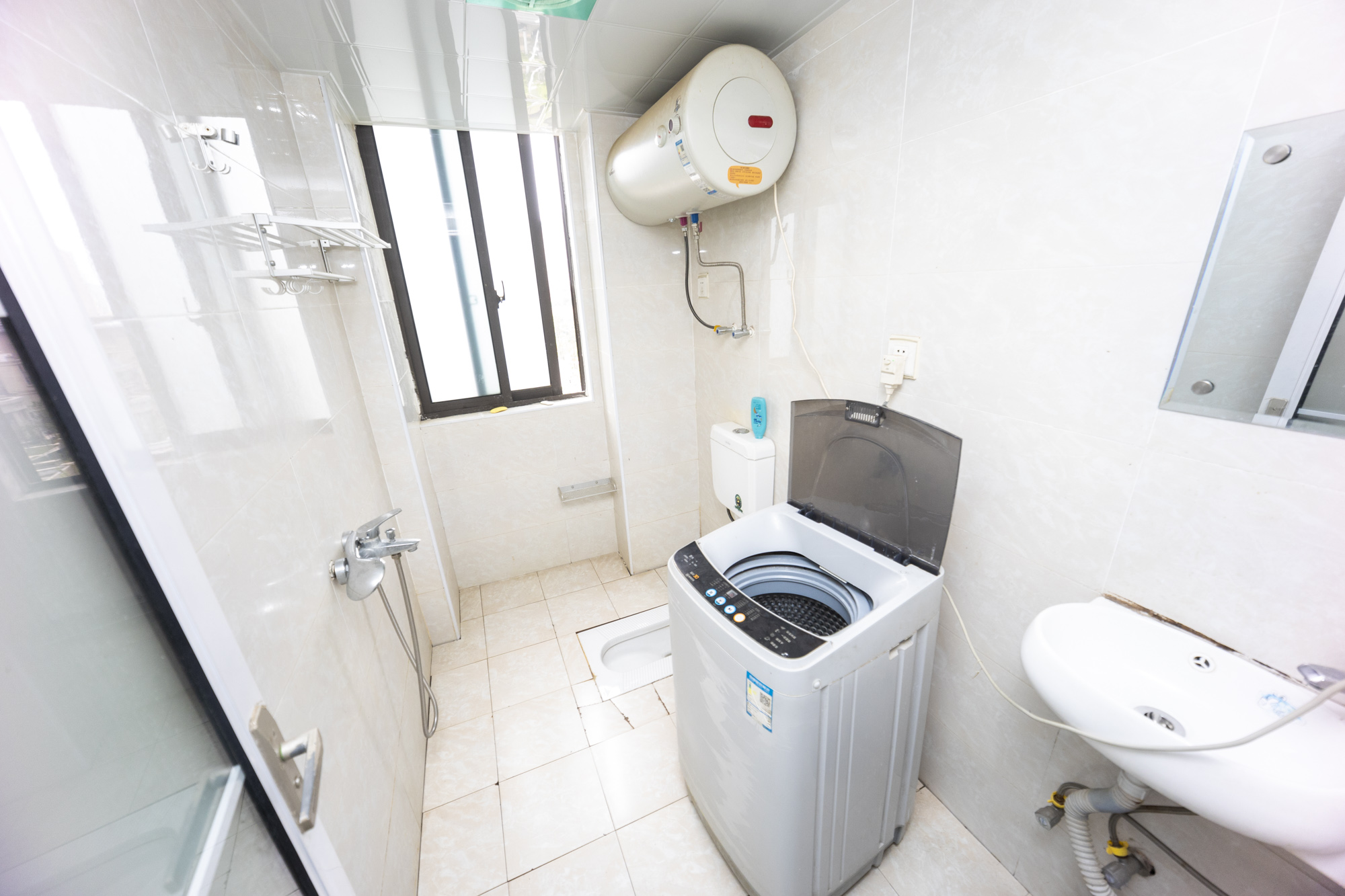 绿地海外滩一期  4室2厅2卫    91.8万卫生间