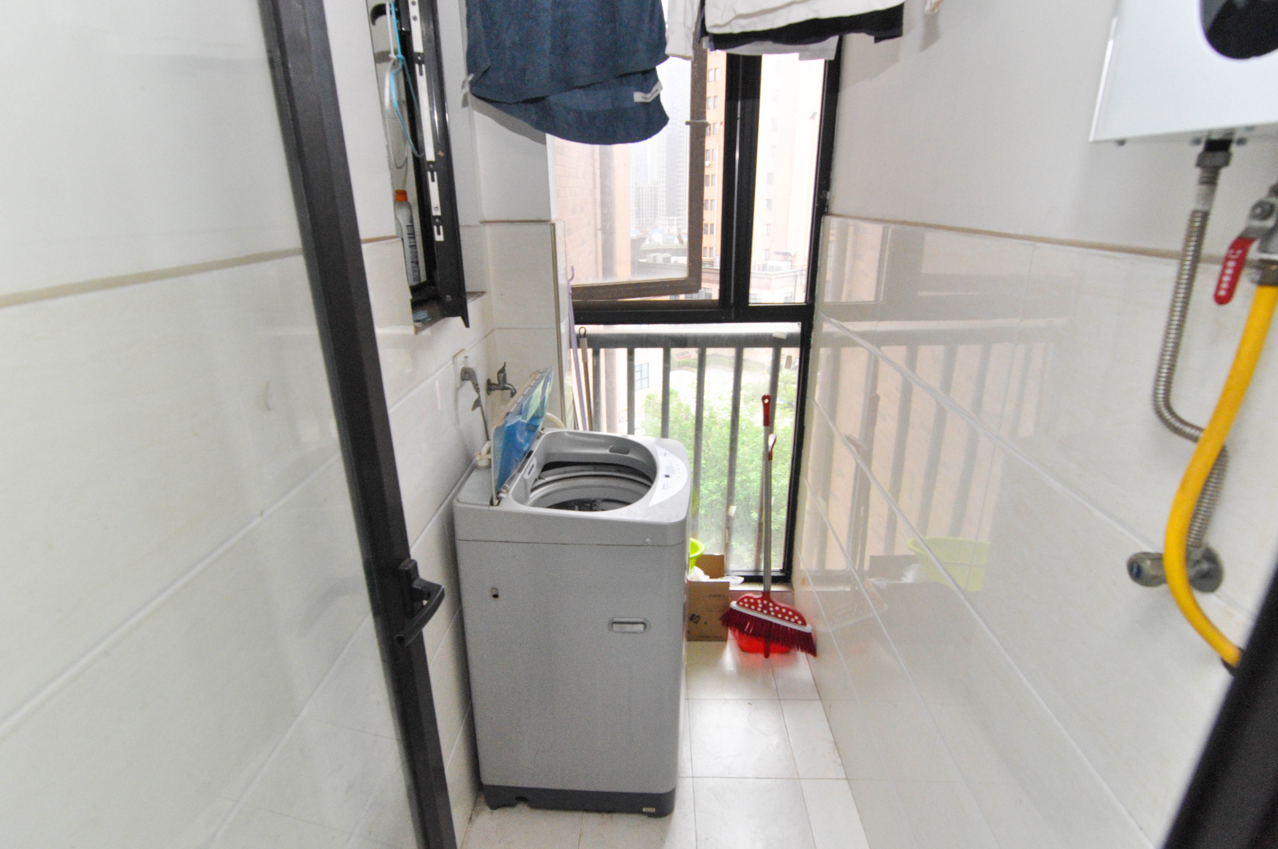 麓谷明珠 2室2厅1卫 68.0万 麓谷明珠 2室2厅1卫 68.0万厨房