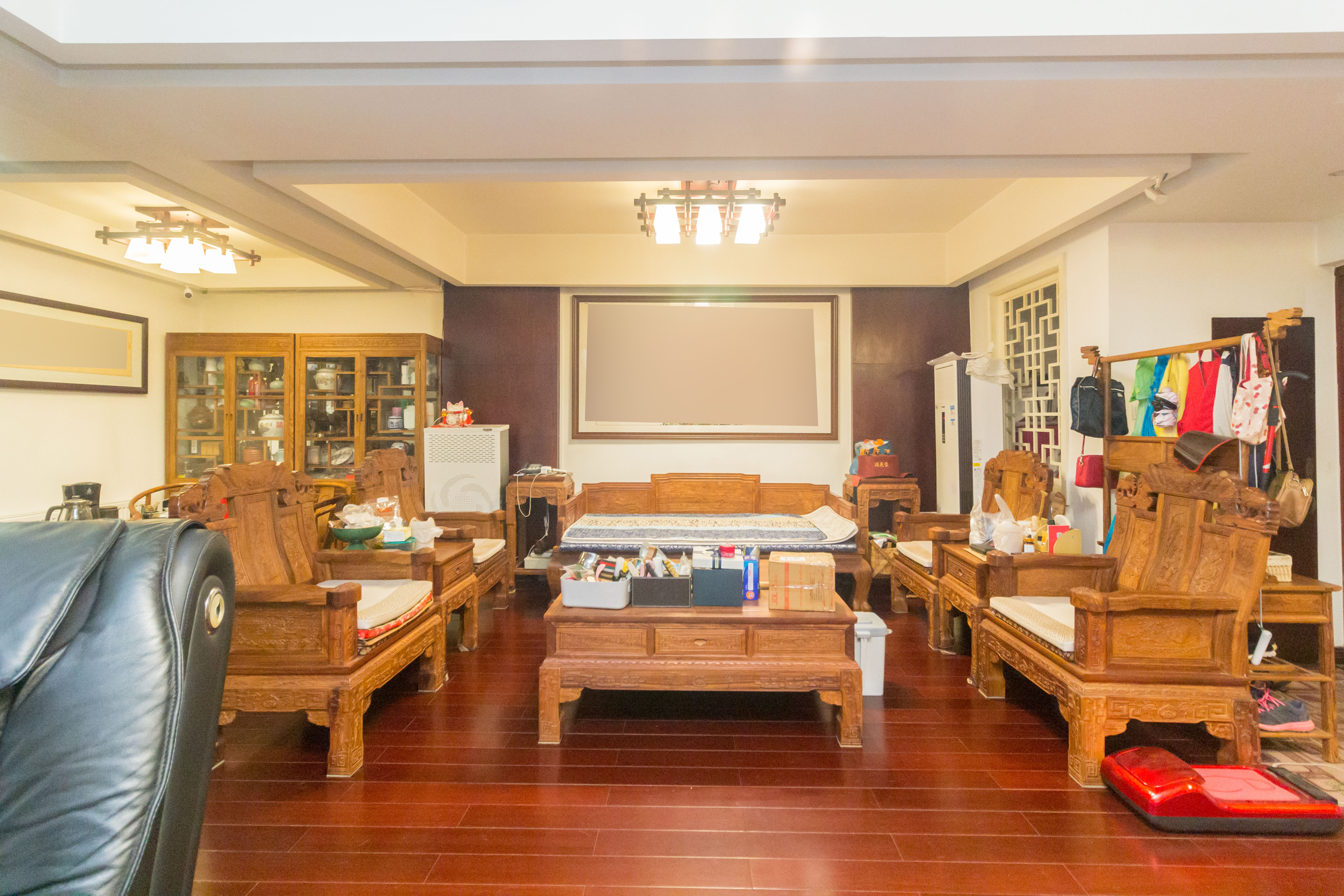 东业早安星城 5室2厅2卫 367.90万 东业早安星城 5室2厅2卫 367.90万客厅