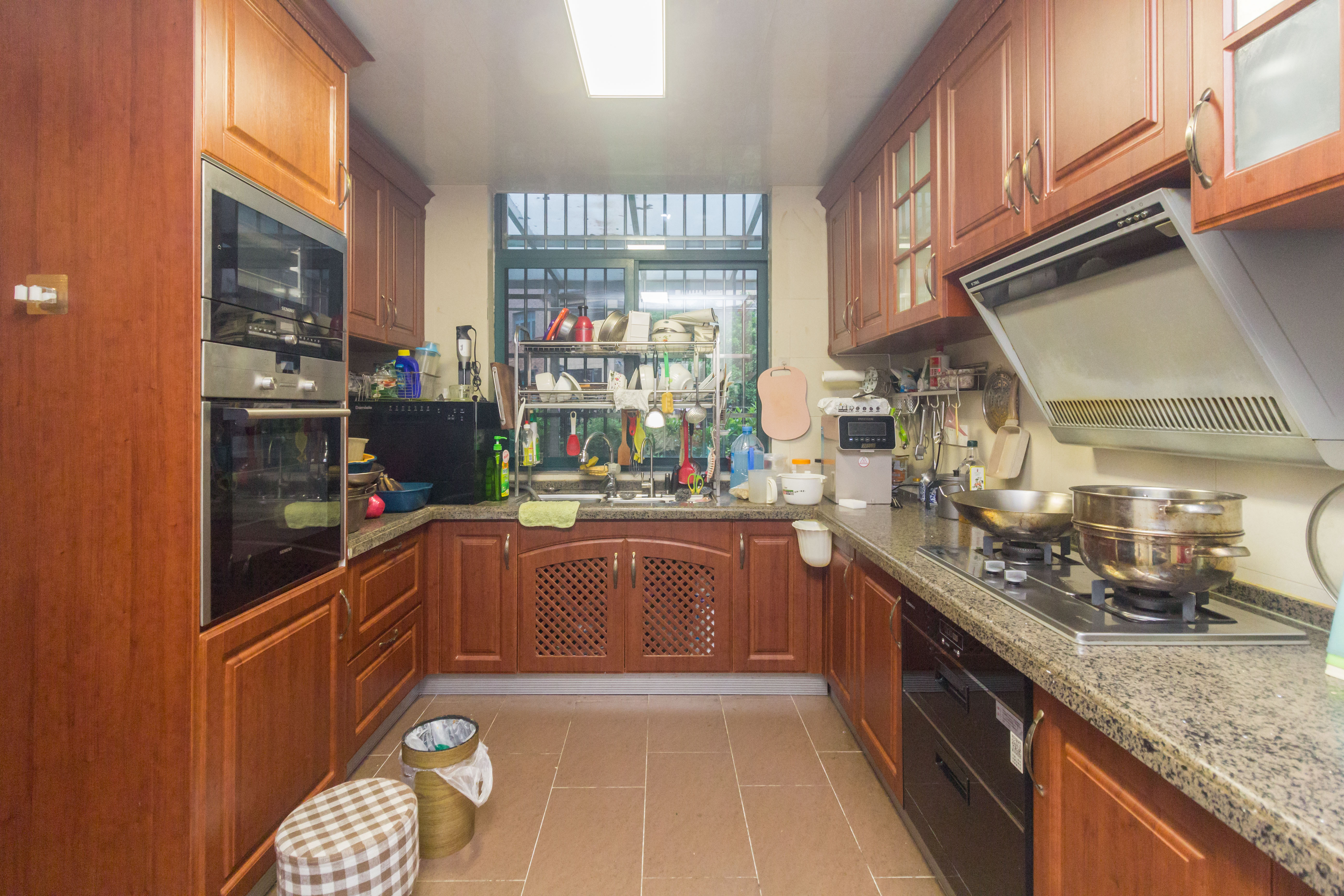 东业早安星城 5室2厅2卫 367.90万 东业早安星城 5室2厅2卫 367.90万厨房