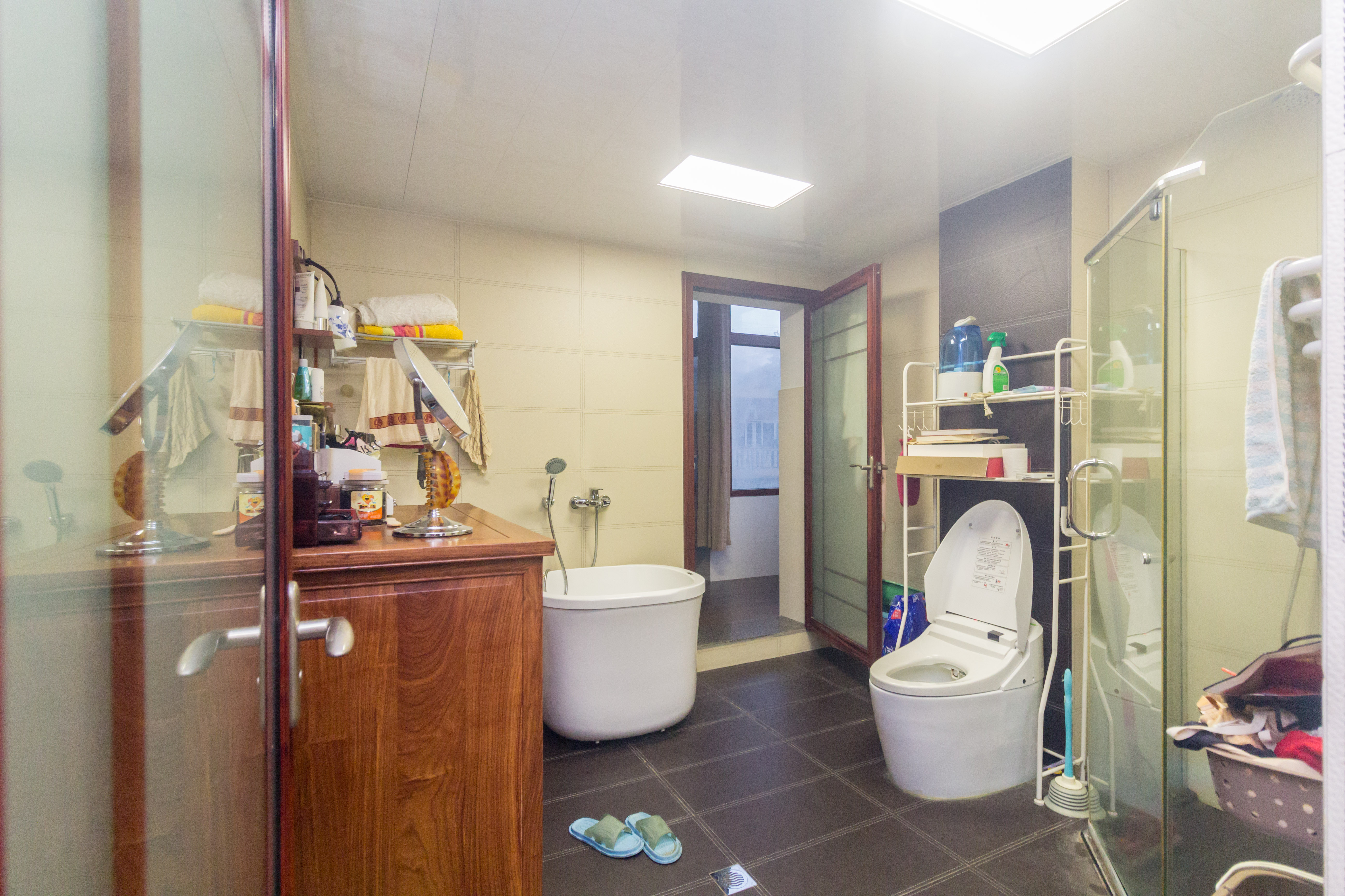 东业早安星城 5室2厅2卫 367.90万 东业早安星城 5室2厅2卫 367.90万卫生间